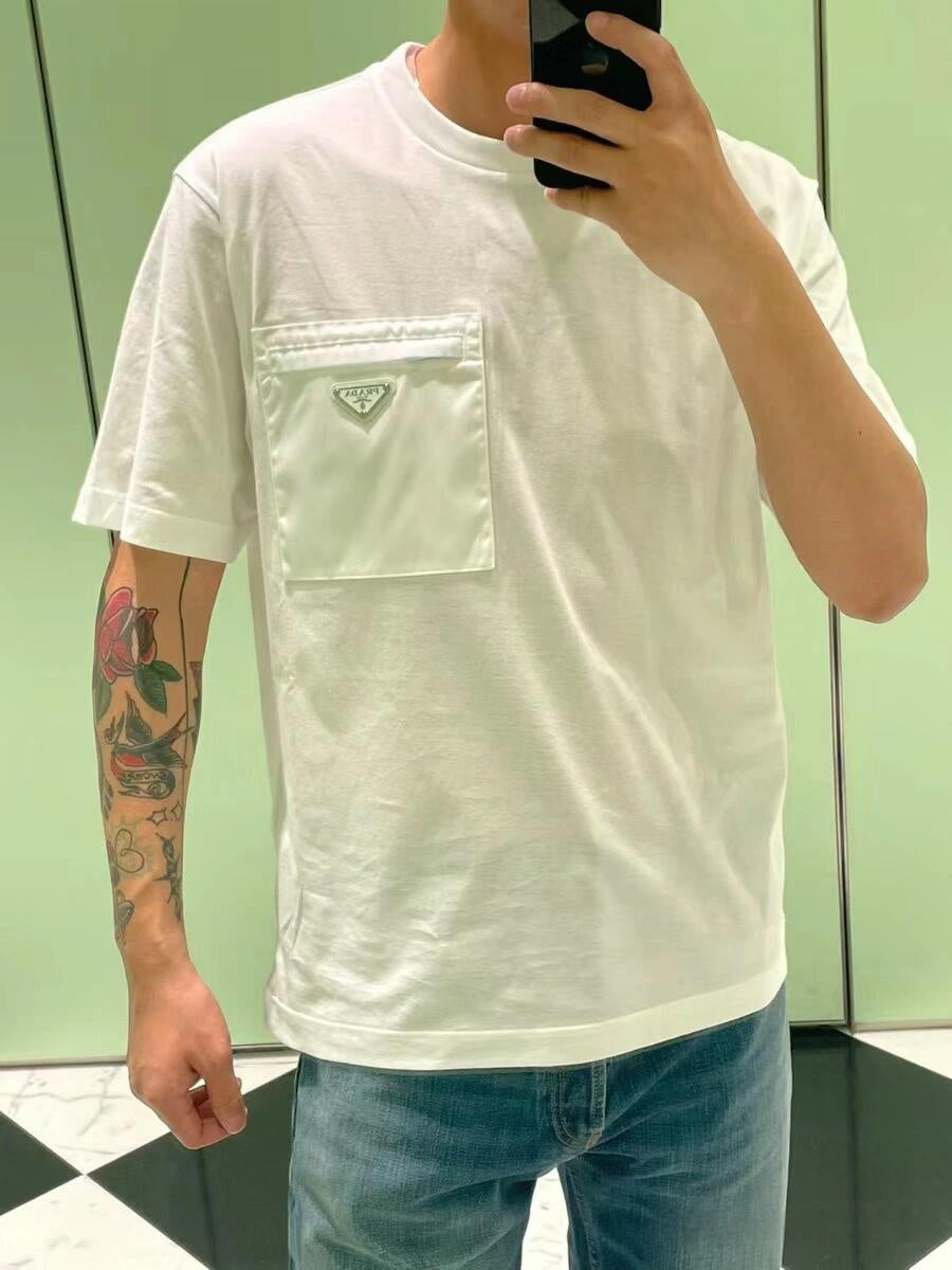 2026 New Saint L Poloshirt mit gestickten Streifen (MM025-A55)