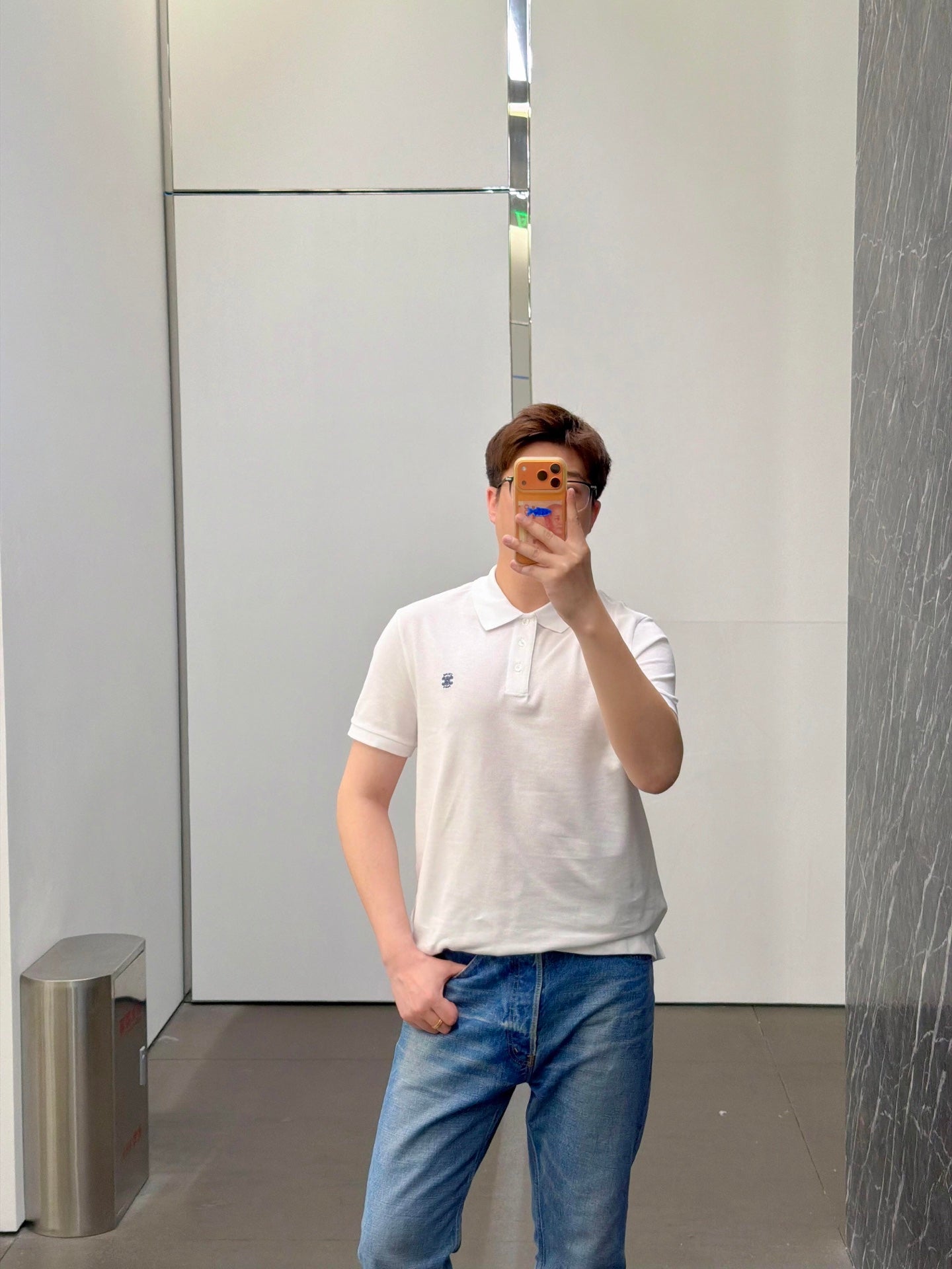2026 New Saint L Poloshirt mit gestickten Streifen (MM025-A55)