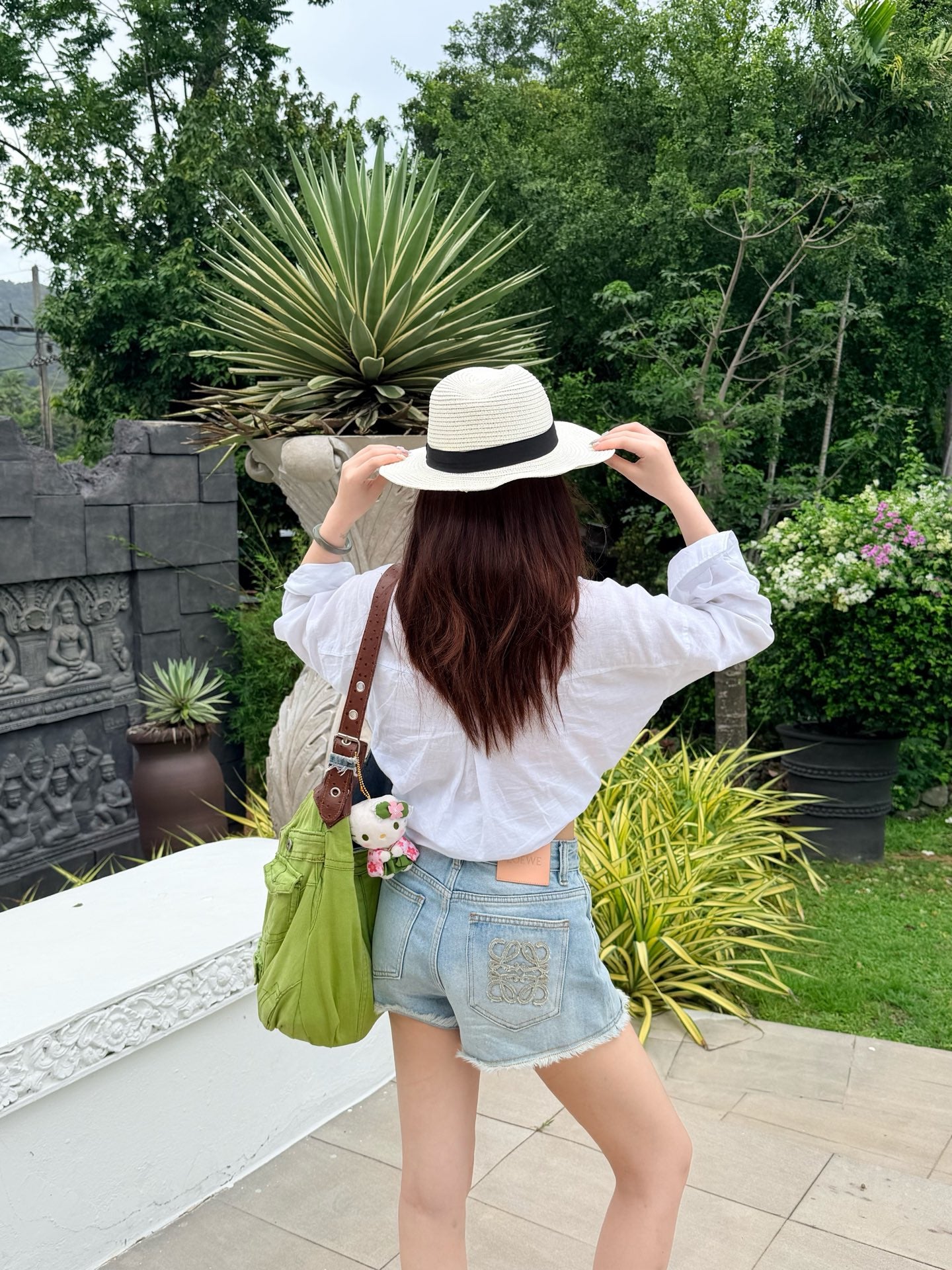 2026 Women’s Way Embroidered Leather Denim Shorts (EE422)