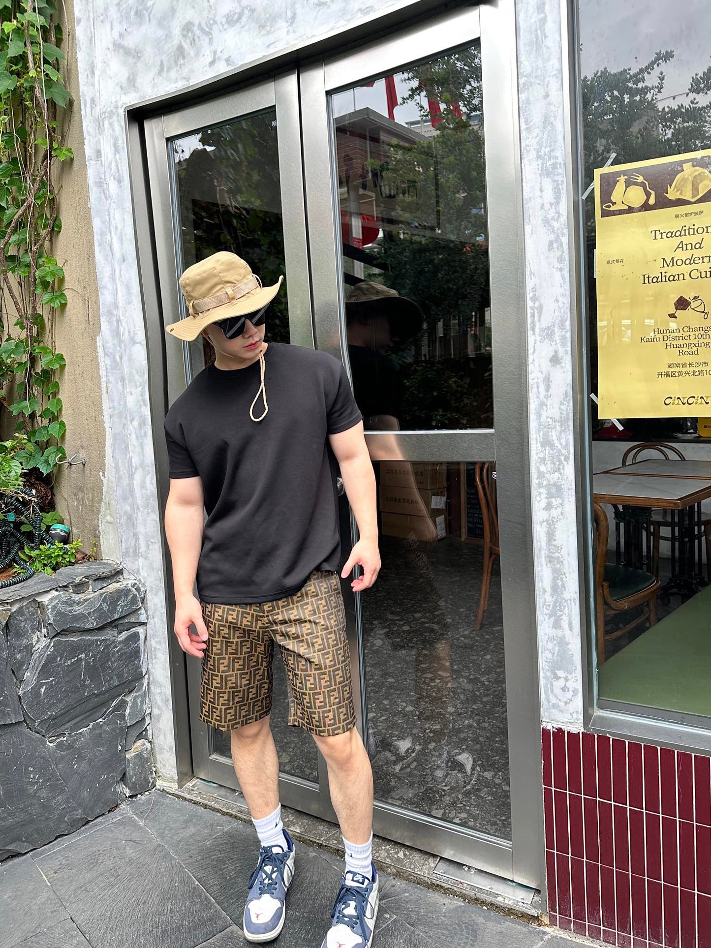 2026 New Arrival: FF All-Over Monogram Print Shorts (55012-A90)