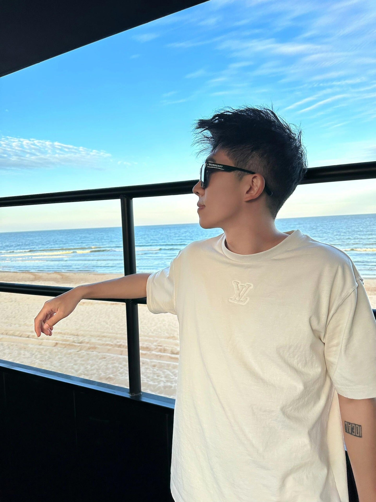 2026 New LY Logo Embossed Short-Sleeved T-Shirt (24019-A10)