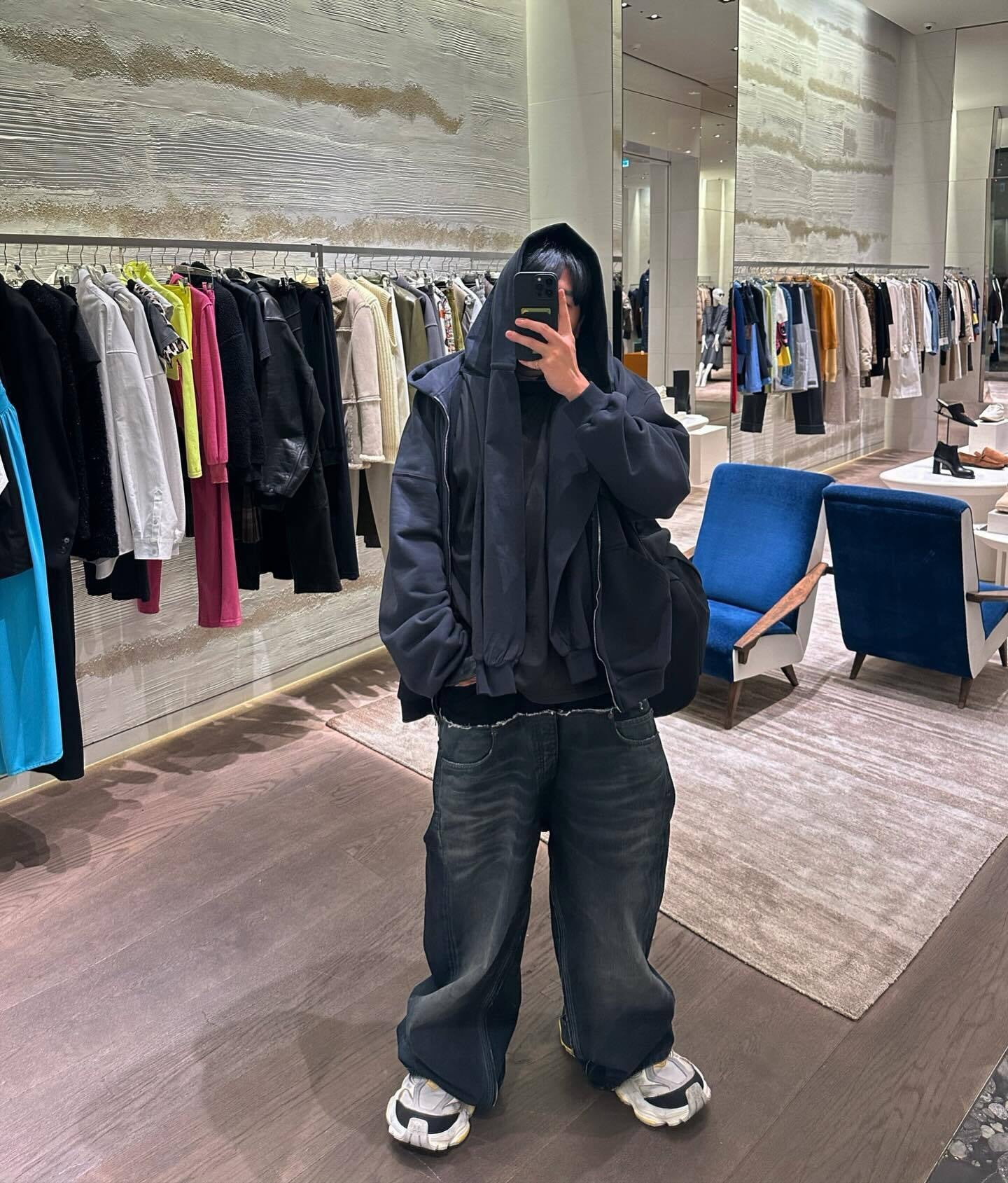 2026 New Balen Patch-Pocket Jeans (MM027-C30)