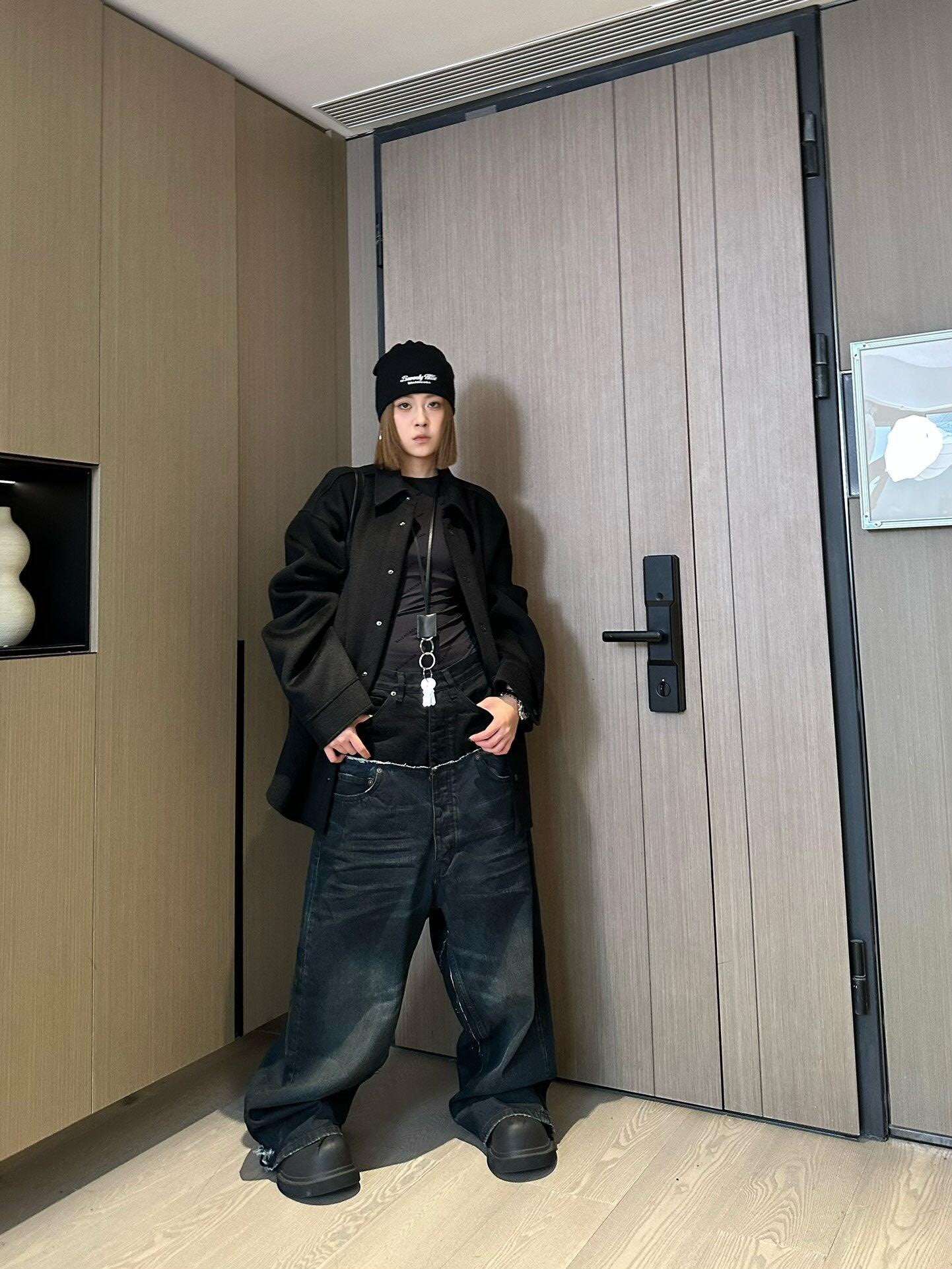 2026 New Balen Patch-Pocket Jeans (MM027-C30)