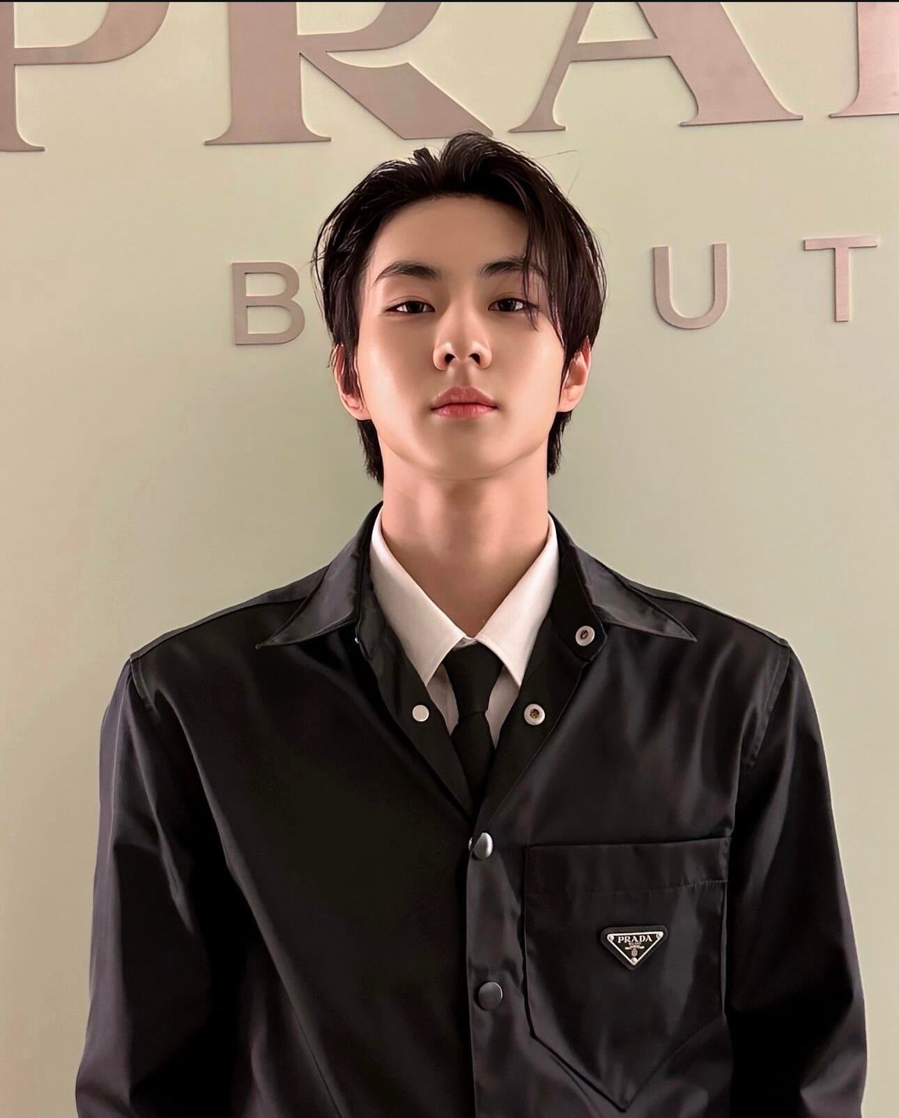 2026 New Triangle Brand Nylon Shirt (MM069-B40)