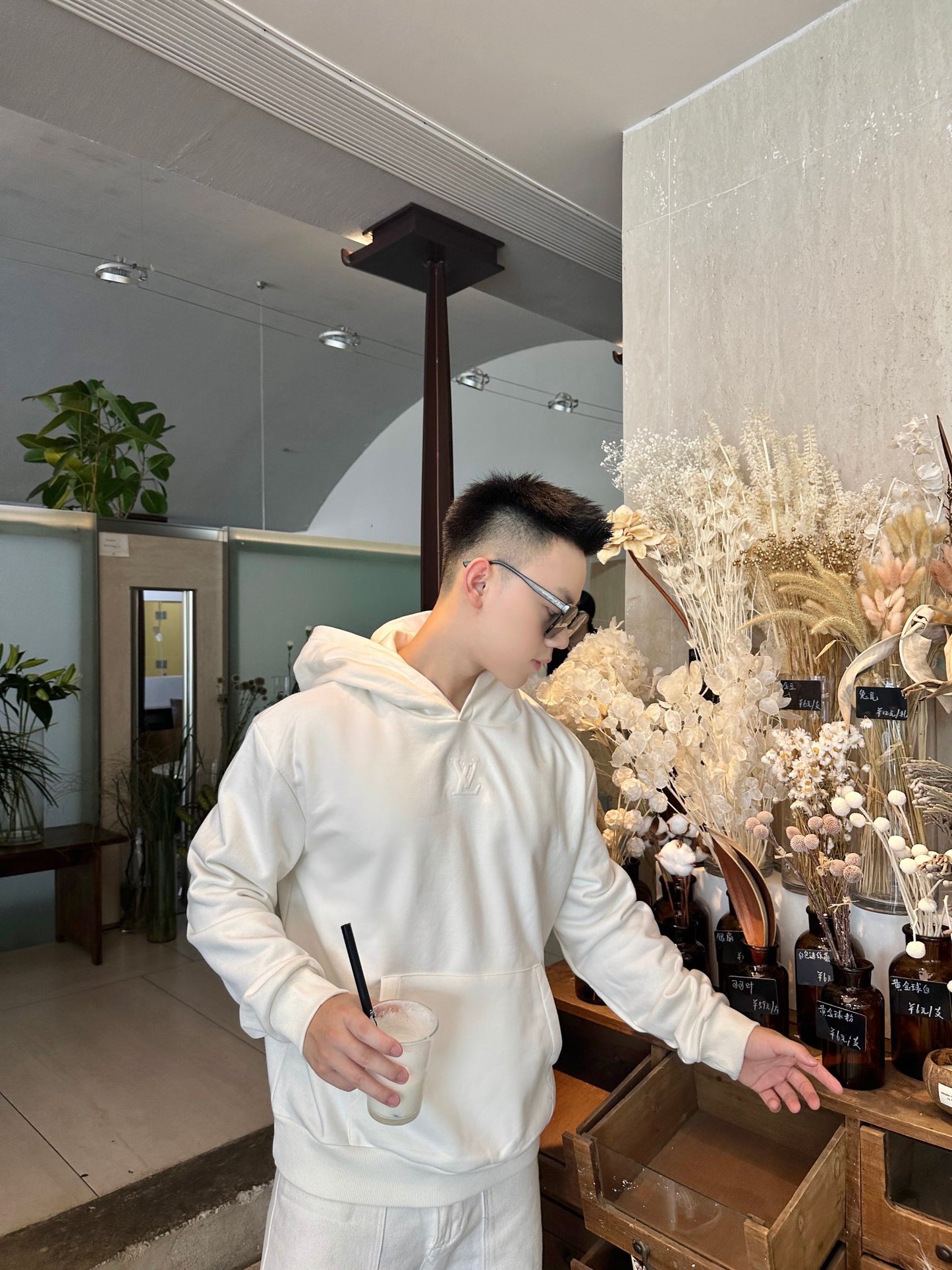 2026 New LY Logo Embossed Hooded Sweatshirt (25319-B10)