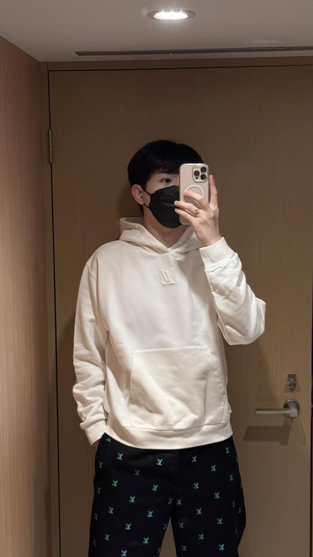 2026 New LY Logo Embossed Hooded Sweatshirt (25319-B10)