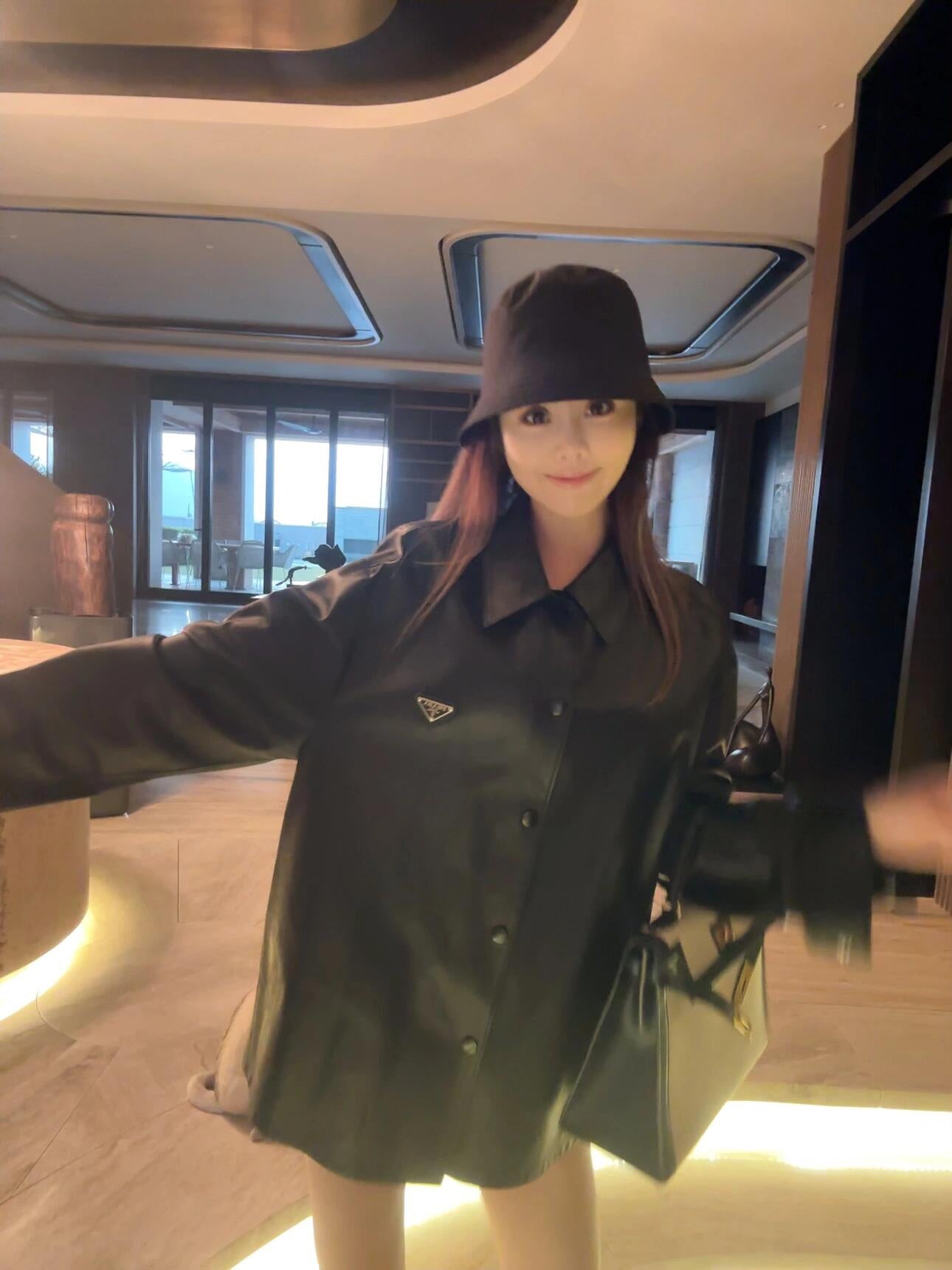 2026 New Triangle Brand Single-Breasted Leather Jacket (25294-C00)