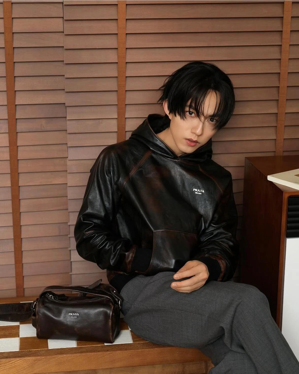 2026 new model Triangle Brand vintage hooded over-the-shoulder leather jacket (25240-D50)