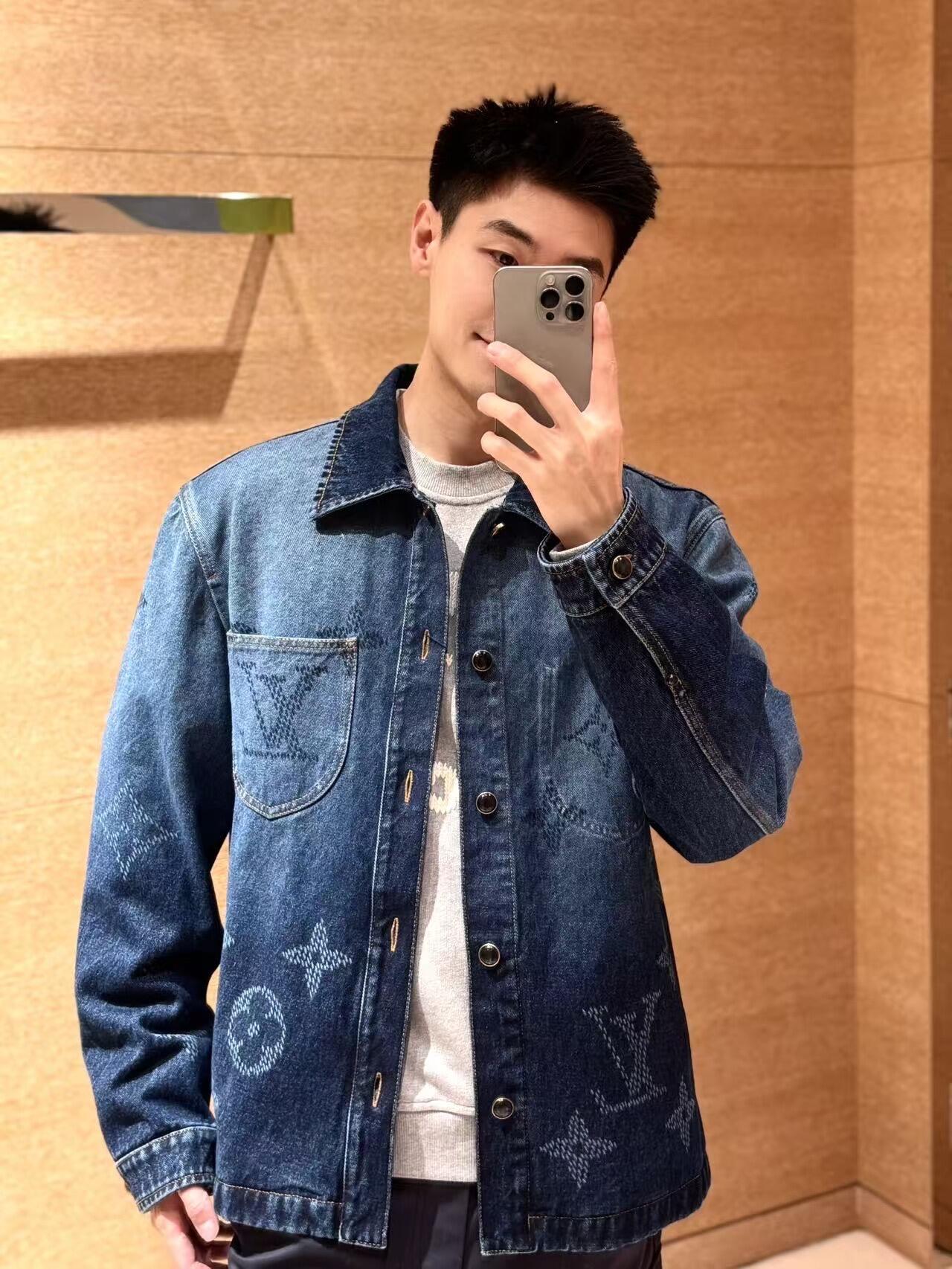 2026 New LY Gradient Logo Jacket (BB725-C40)