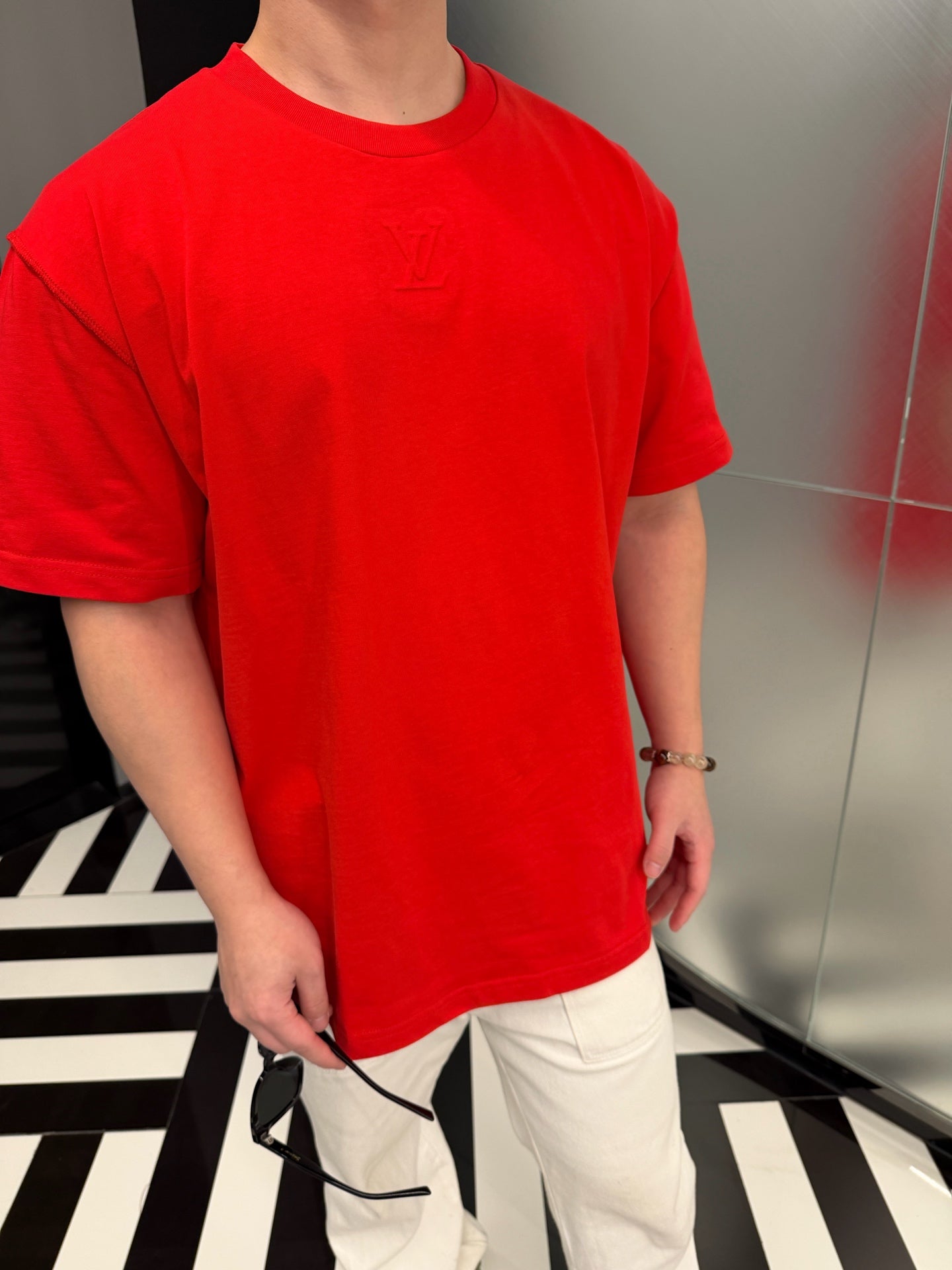 2026 Neues LY Logo geprägtes T-Shirt (AA542-A10)