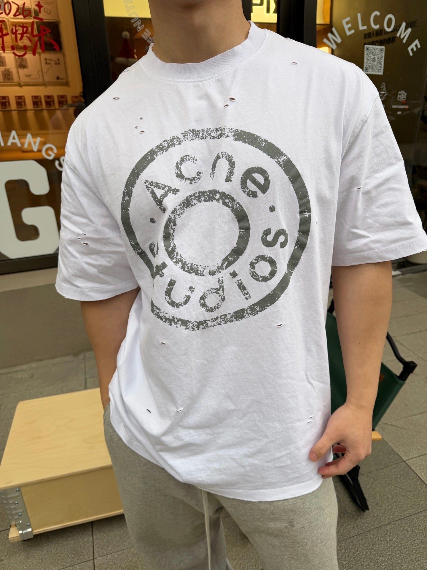 Neu eingetroffen 2026: Ac Distressed Ripped T-Shirt (25184-A20)