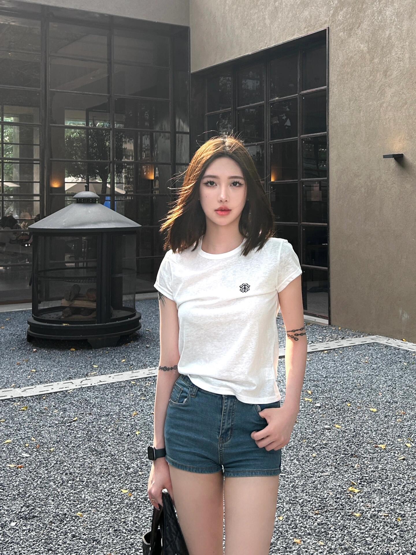 2026 Women’s CH Cross Motif Short-Sleeved T-Shirt (DD122)