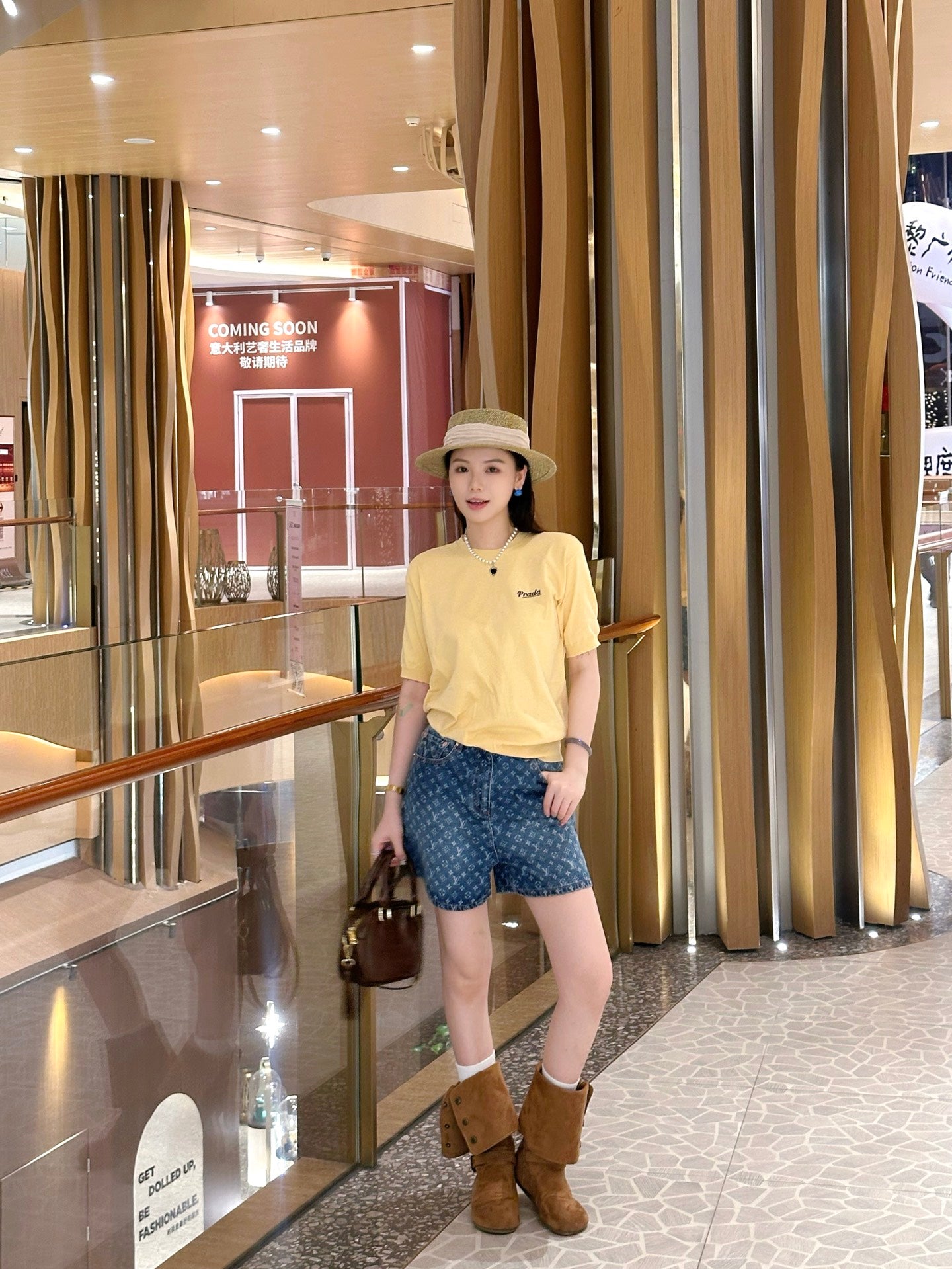 2026 Women’s Triangle Brand Embroidered Short-Sleeved Jumper (DD119)
