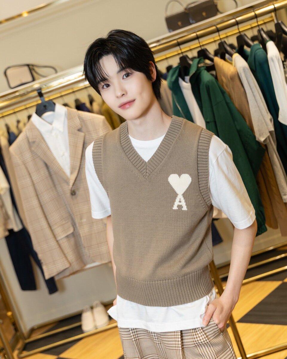 2026 New Triangle Brand Besticktes Poloshirt aus Wollmischung mit Reißverschluss vorne (25127-A70)