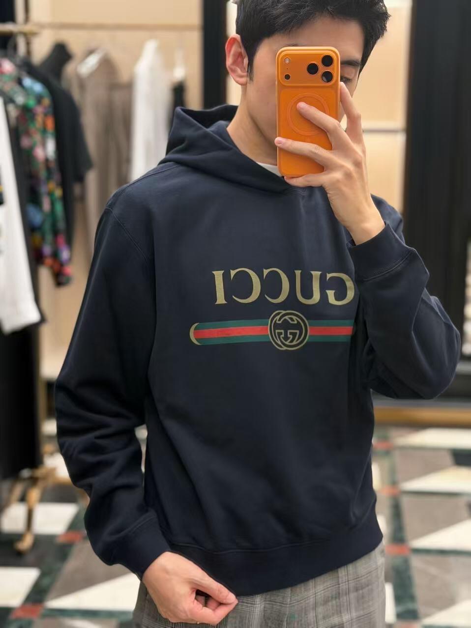2026 New Model GU Printed Hooded Sweatshirt (AA686-B00)