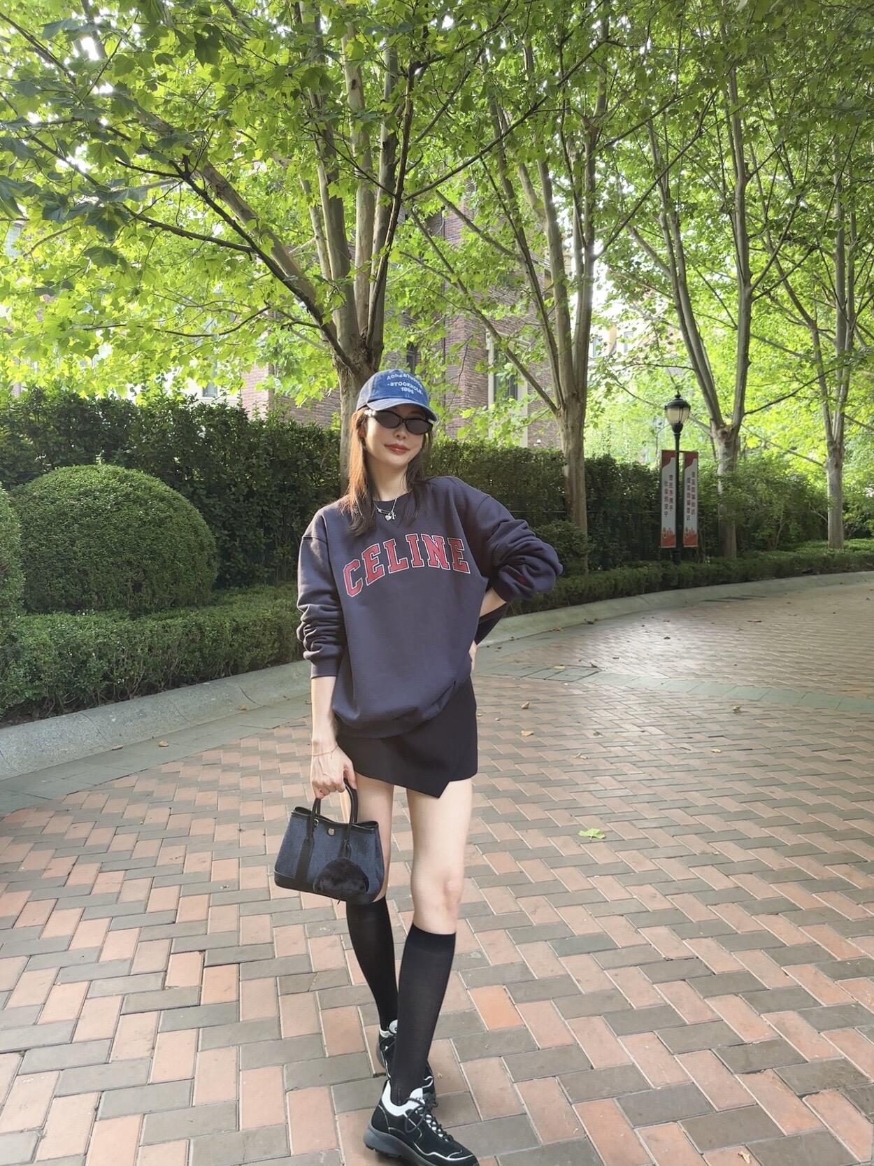 2026 Women's Ce Printed Logo Sweatshirt (EE449 Blue)