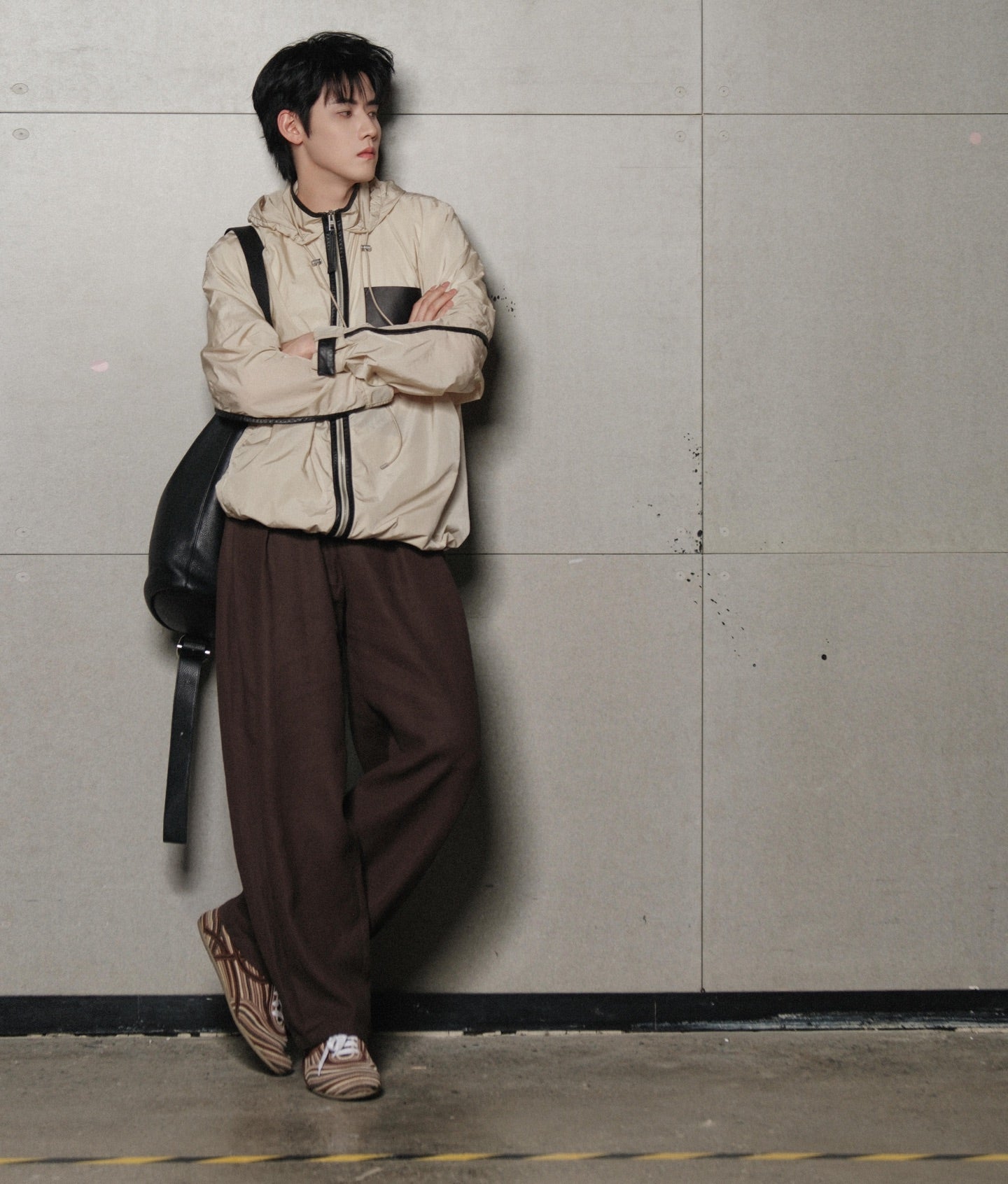 2026 New Style Way Leather Patched Hooded Coat (AA639-C25)