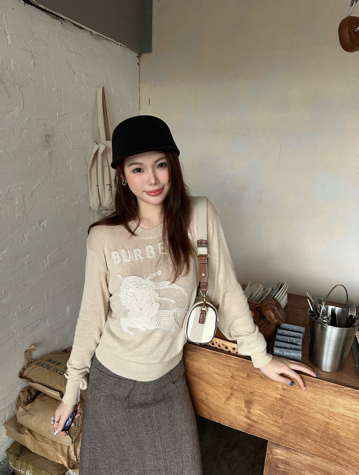 2026 Women's BBR Logo Sweater (DD143)