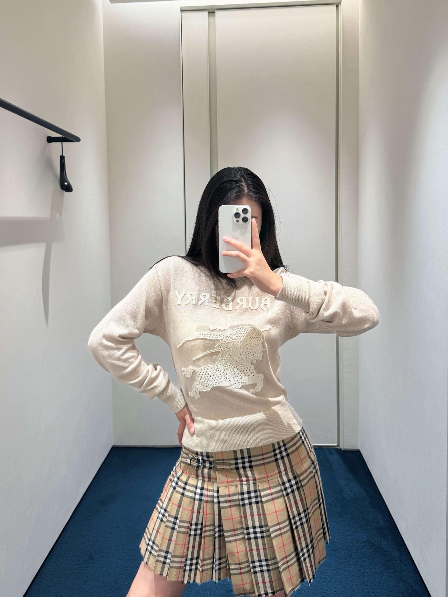 2026 Women's BBR Logo Sweater (DD143)