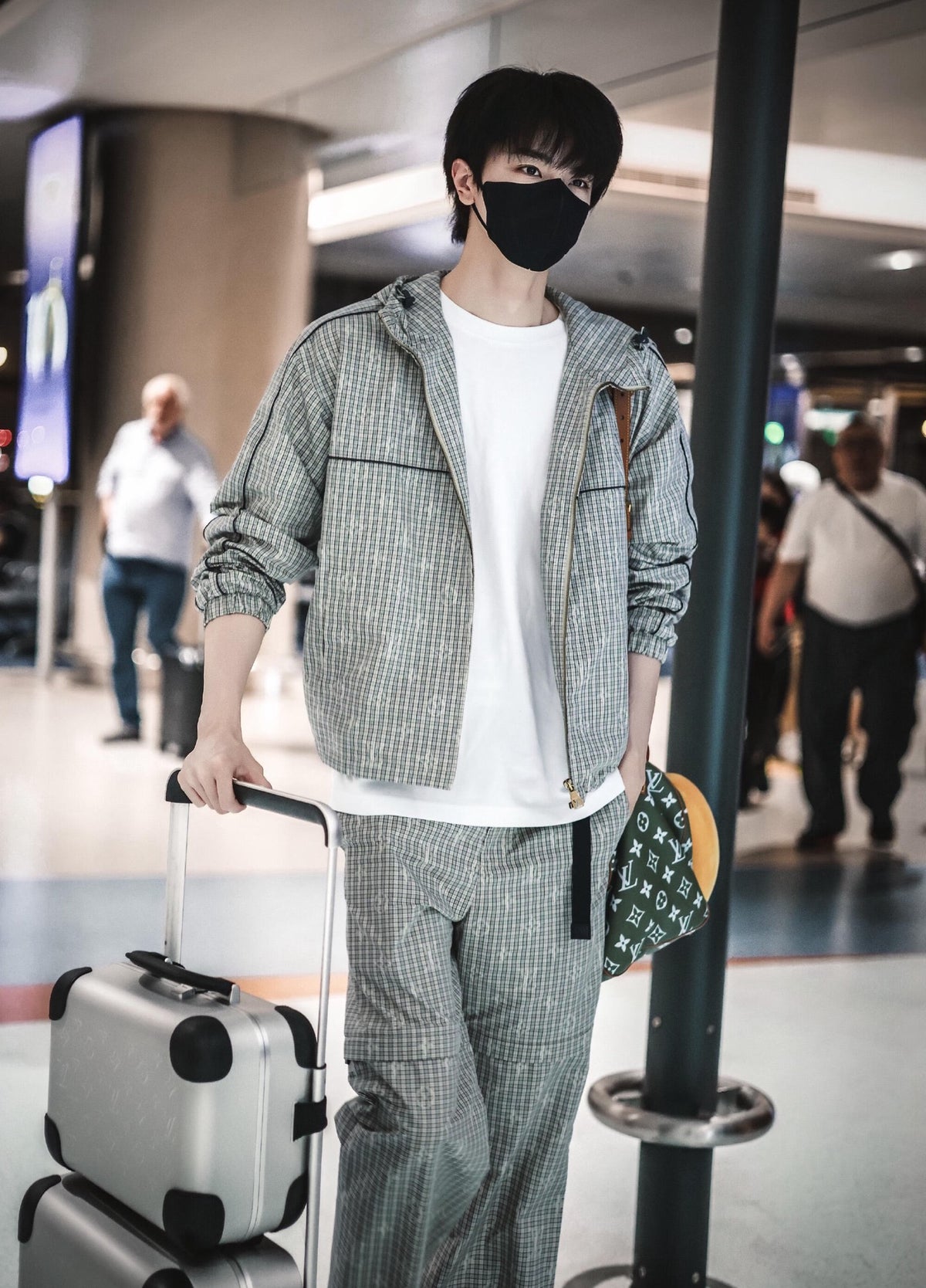 2026 new model LY logo check-pattern lined zipper pants (AA659-B85)