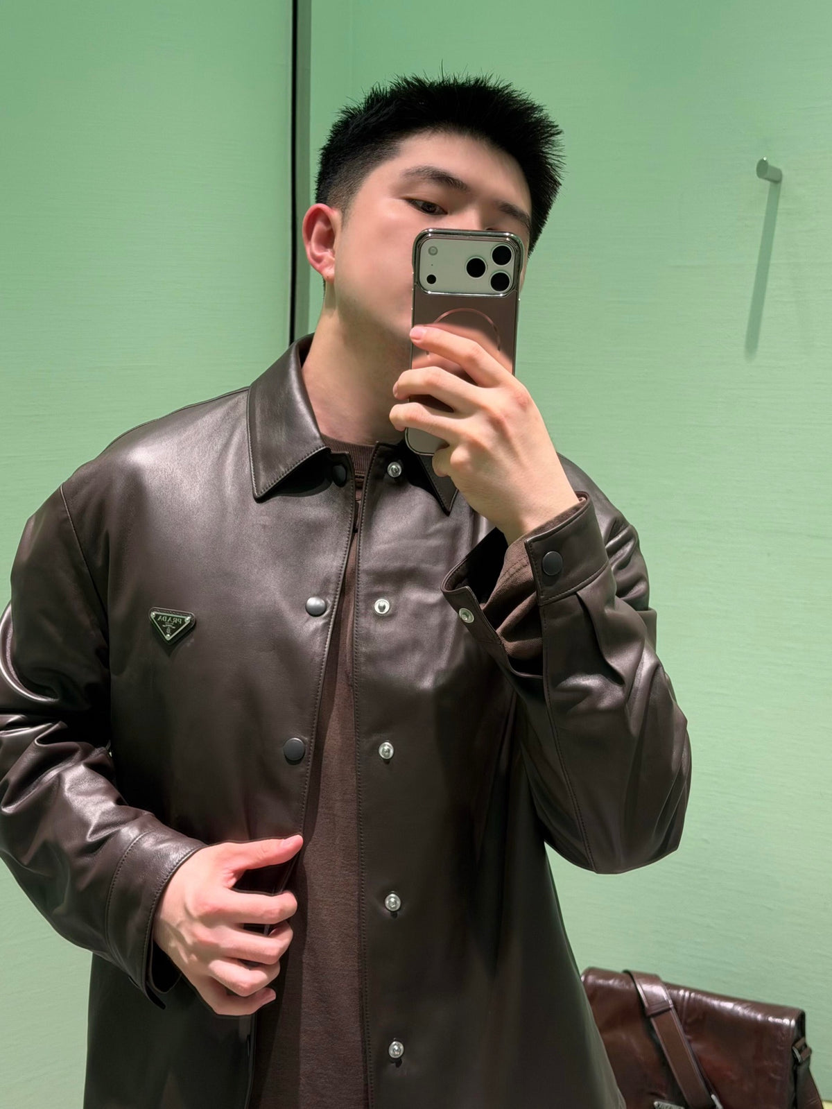 2026 New Model Triangle Brand Single Button Leather Jacket (CC7043-C05)