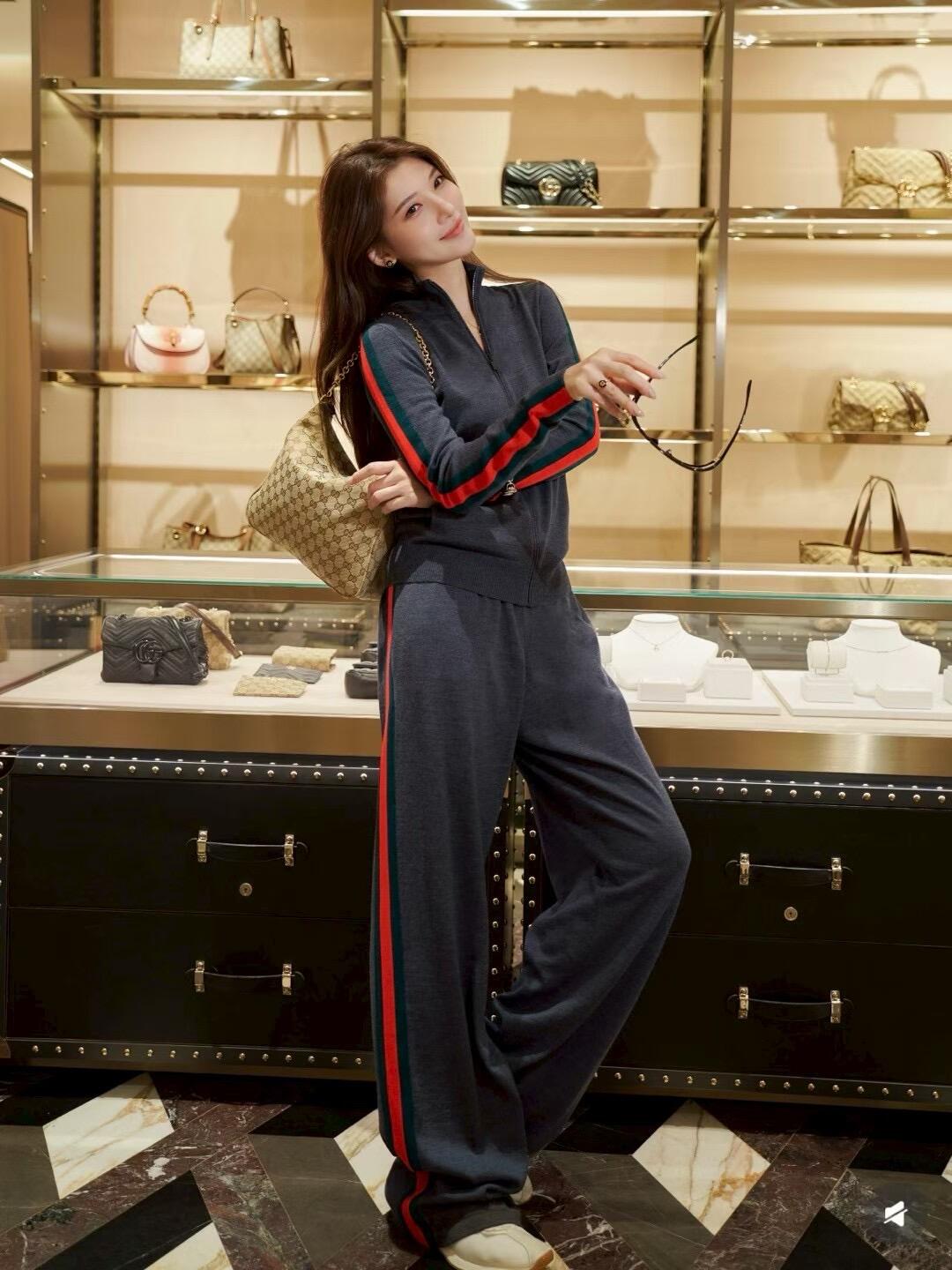 2026 Women's GU Color-Matched Striped Wool Pants (DD205)