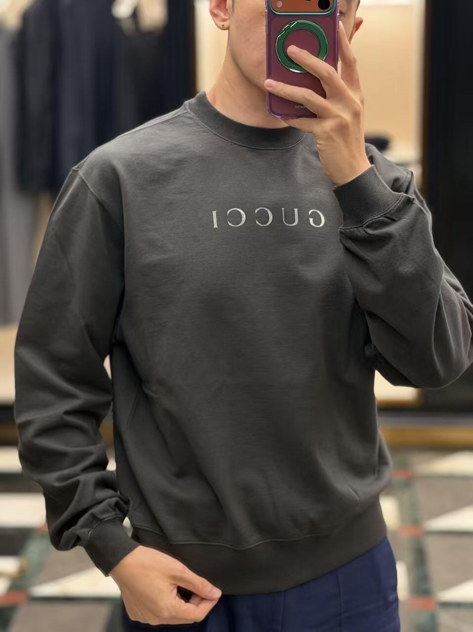 2026 New Model GU Logo Printed Sweatshirt (AA1063-A60)