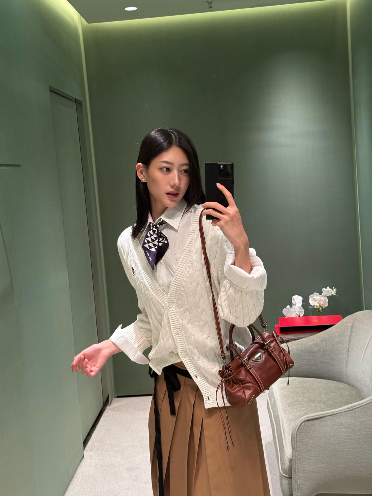 2026 Women's Triangle Brand Embroidered Cardigan Sweater (FF811)