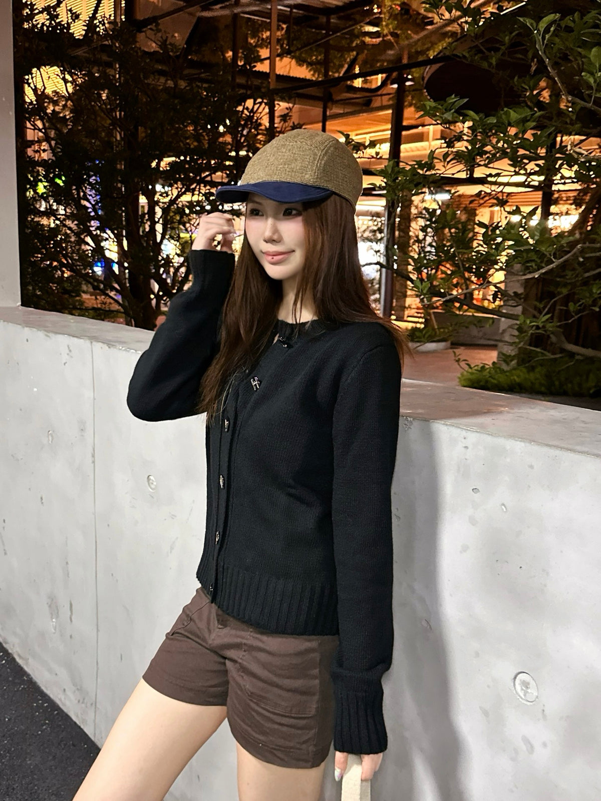 2026 Women's CC Logo Buttoned Cardigan Sweater (DD208)