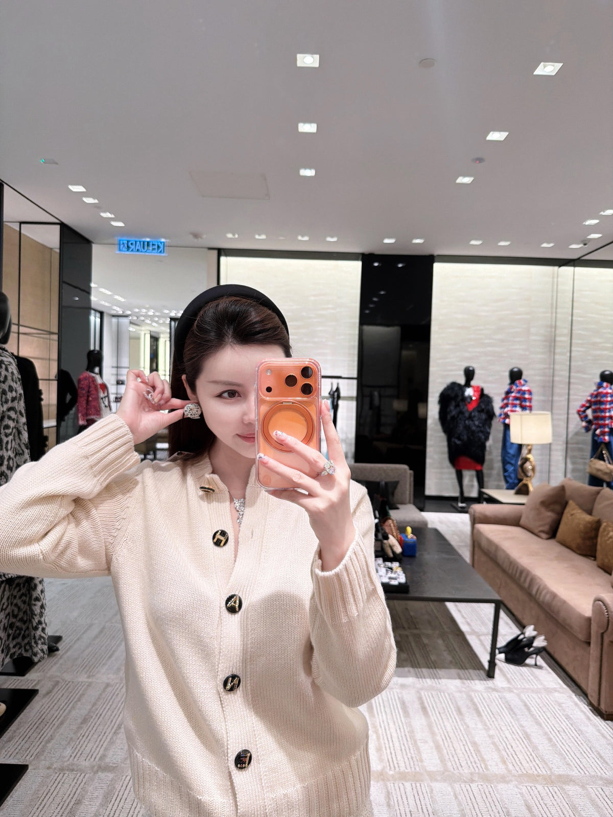 2026 Women's CC Logo Buttoned Cardigan Sweater (DD208)