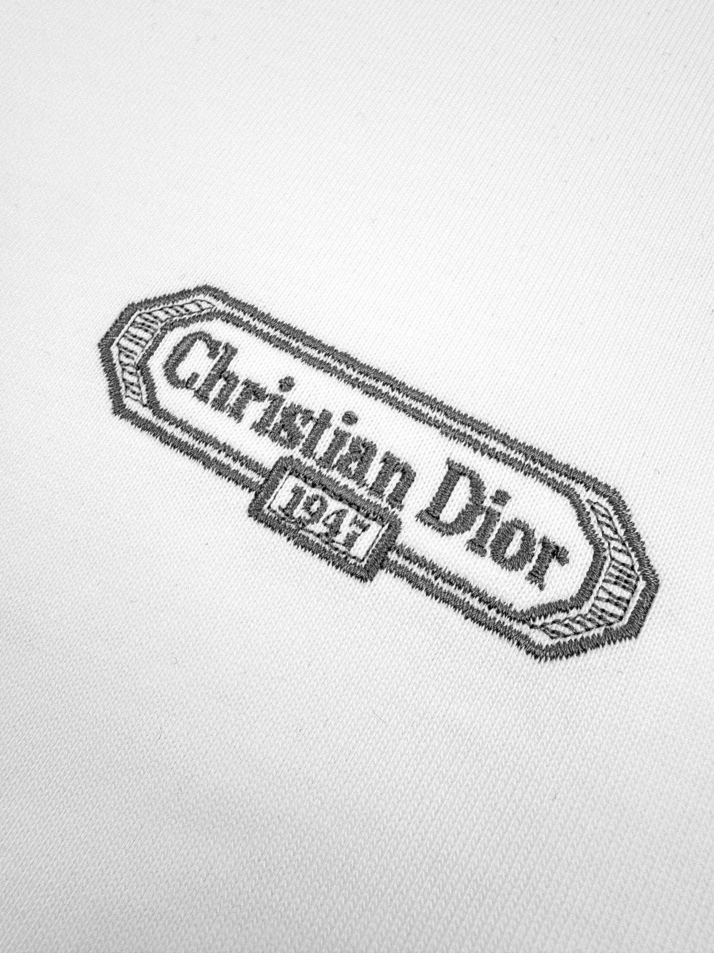 2026 New CD Embroidered T-Shirt (BB776-A10)