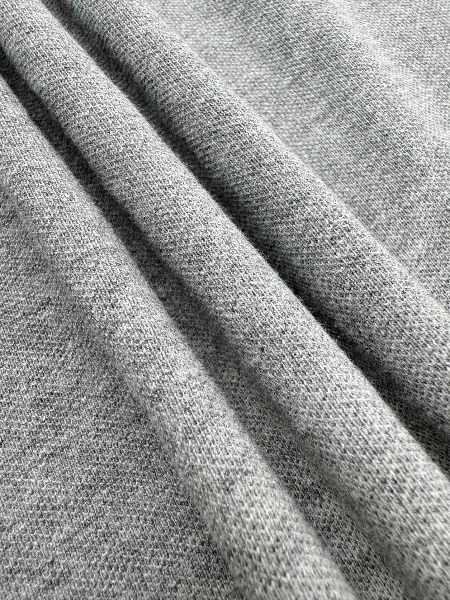 2026 Neues Saint L T-Shirt mit gesticktem Logo (25137-A05)