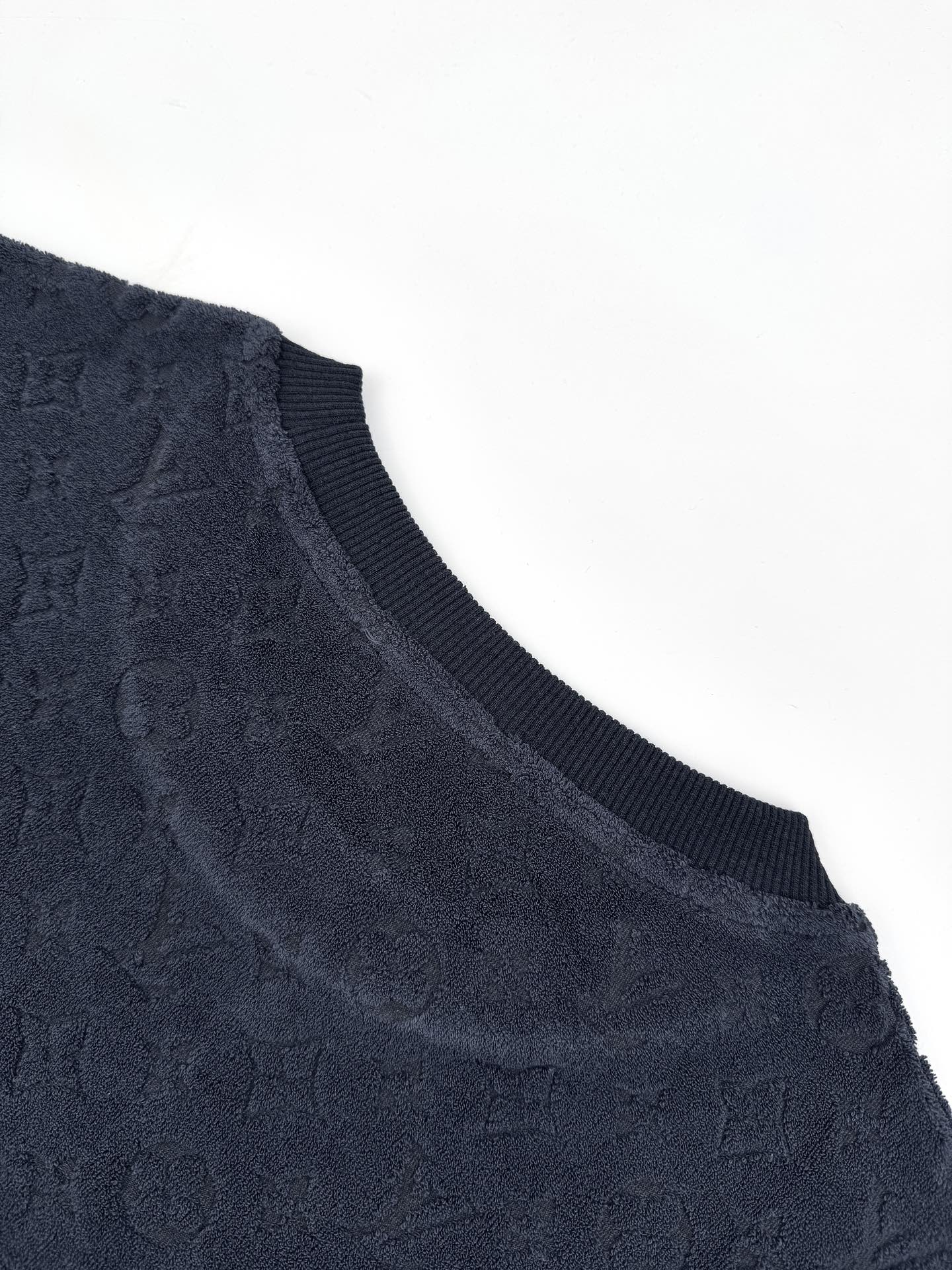 2026 New LY Embossed Terry T-Shirt (25325-A20)