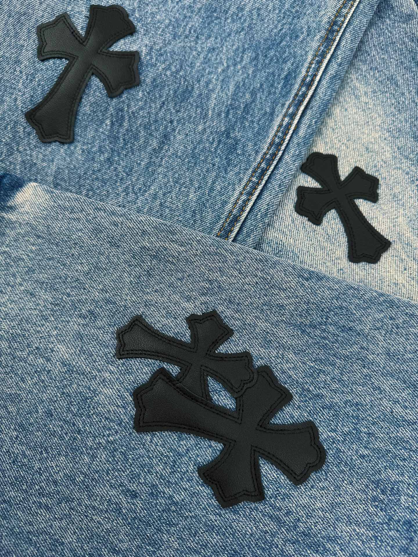 2026 New CH Cross Logo Jeans (CC901-C50)