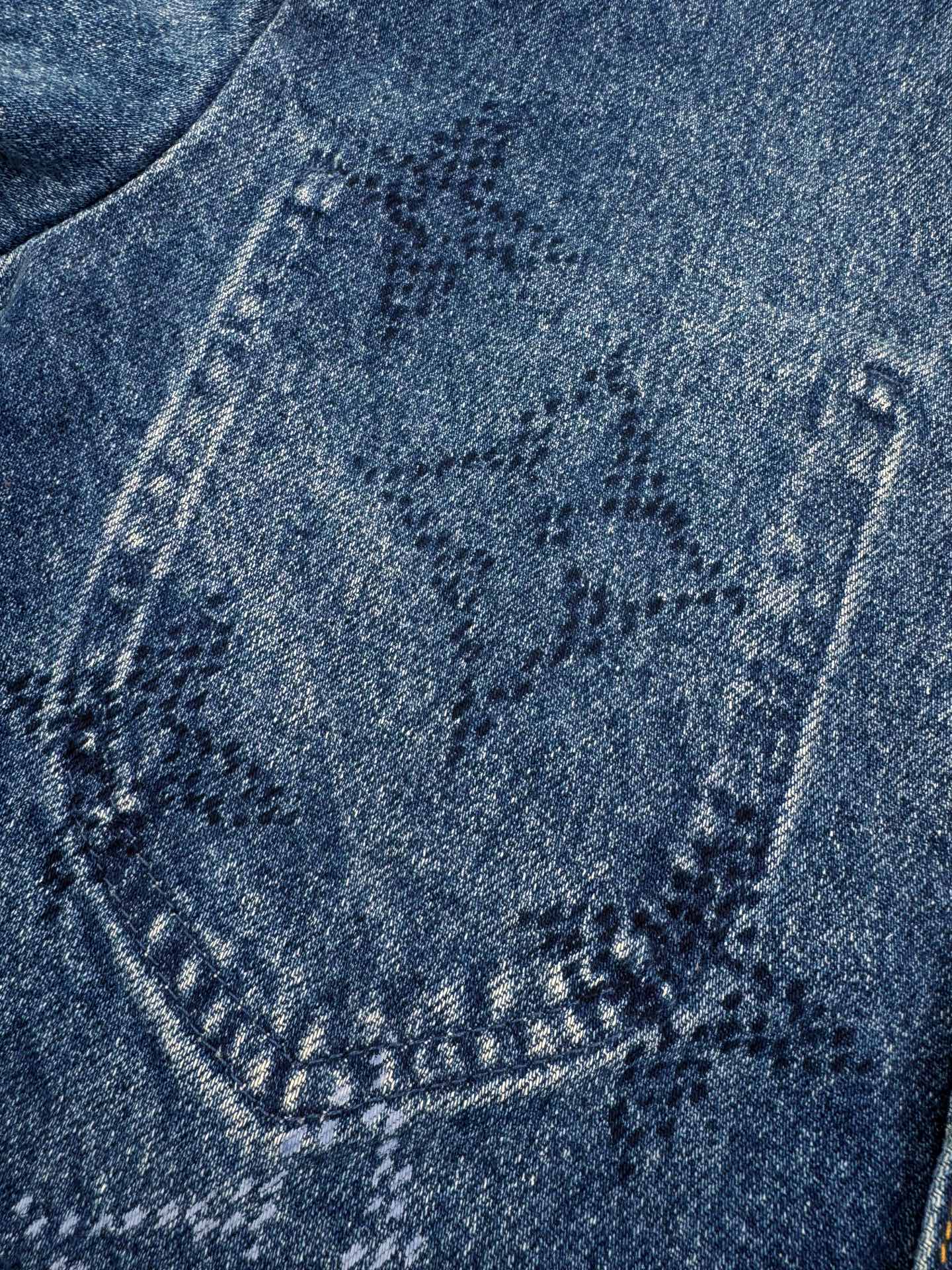 2026 New LY Gradient Logo Jacket (BB725-C40)