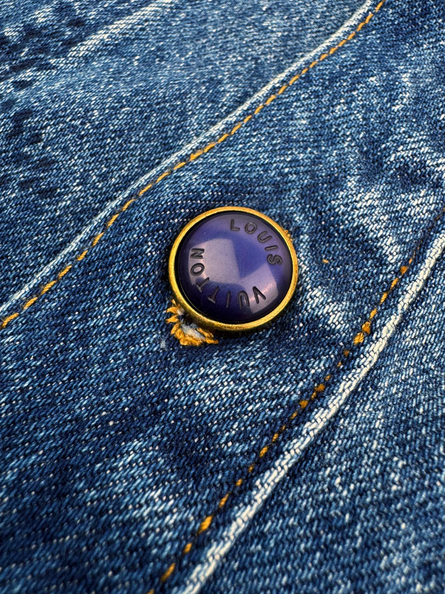 2026 New LY Gradient Logo Jacket (BB725-C40)