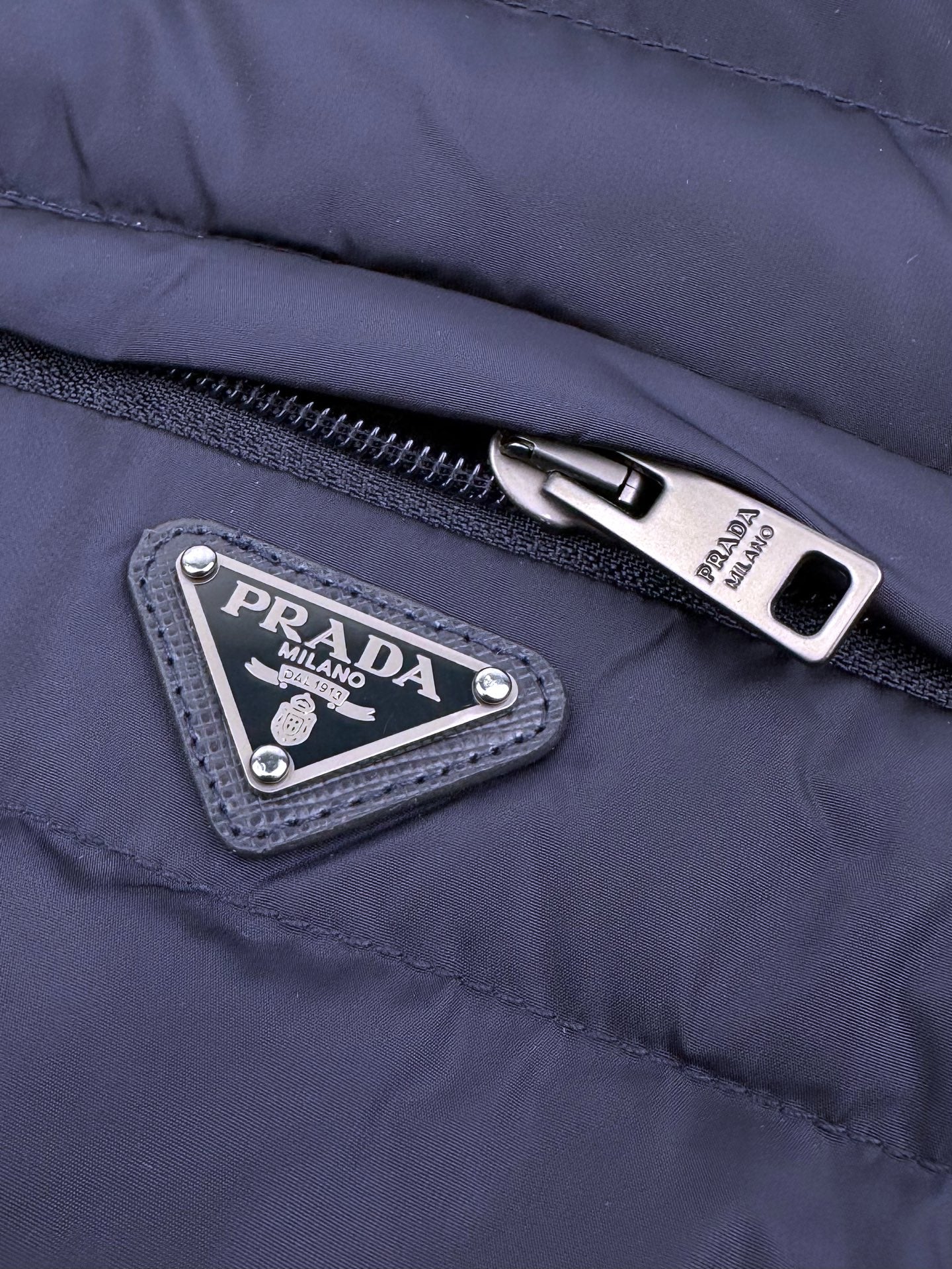2026 New Triangle Brand Pocket Down Jacket (25297-D65)