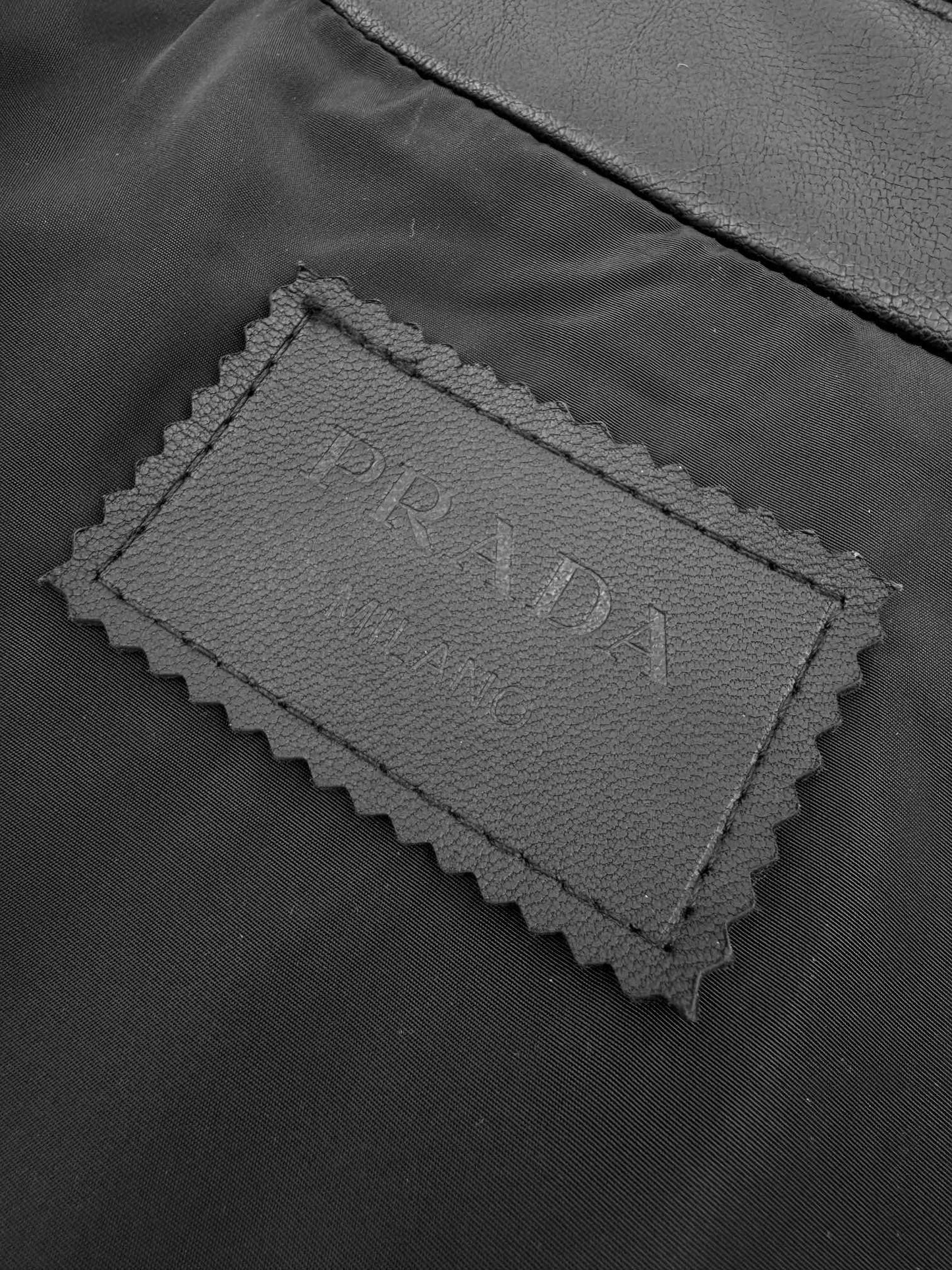 2026 New Triangle Brand Single-Breasted Leather Jacket (25294-C00)