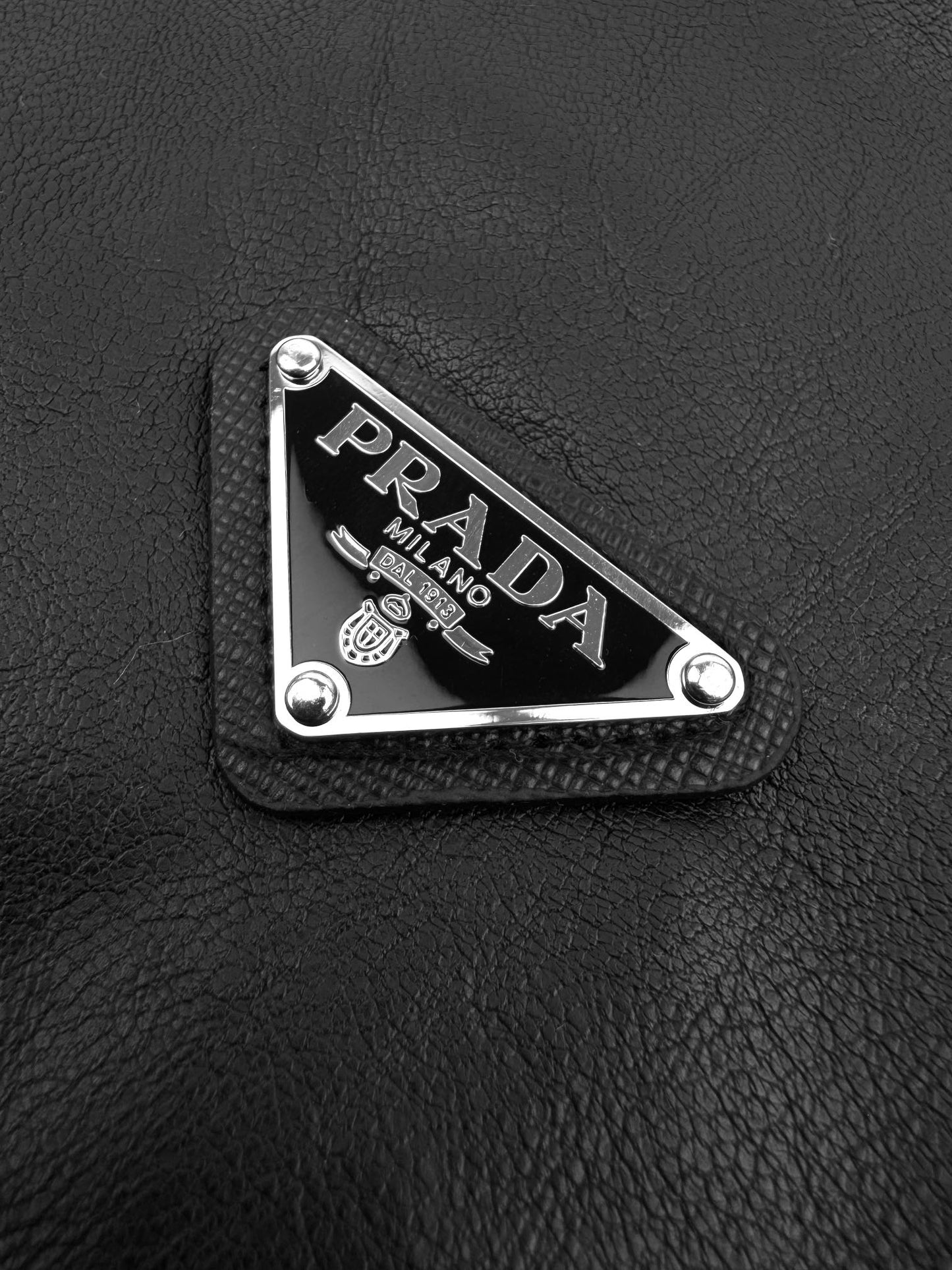 2026 New Triangle Brand Single-Breasted Leather Jacket (25294-C00)