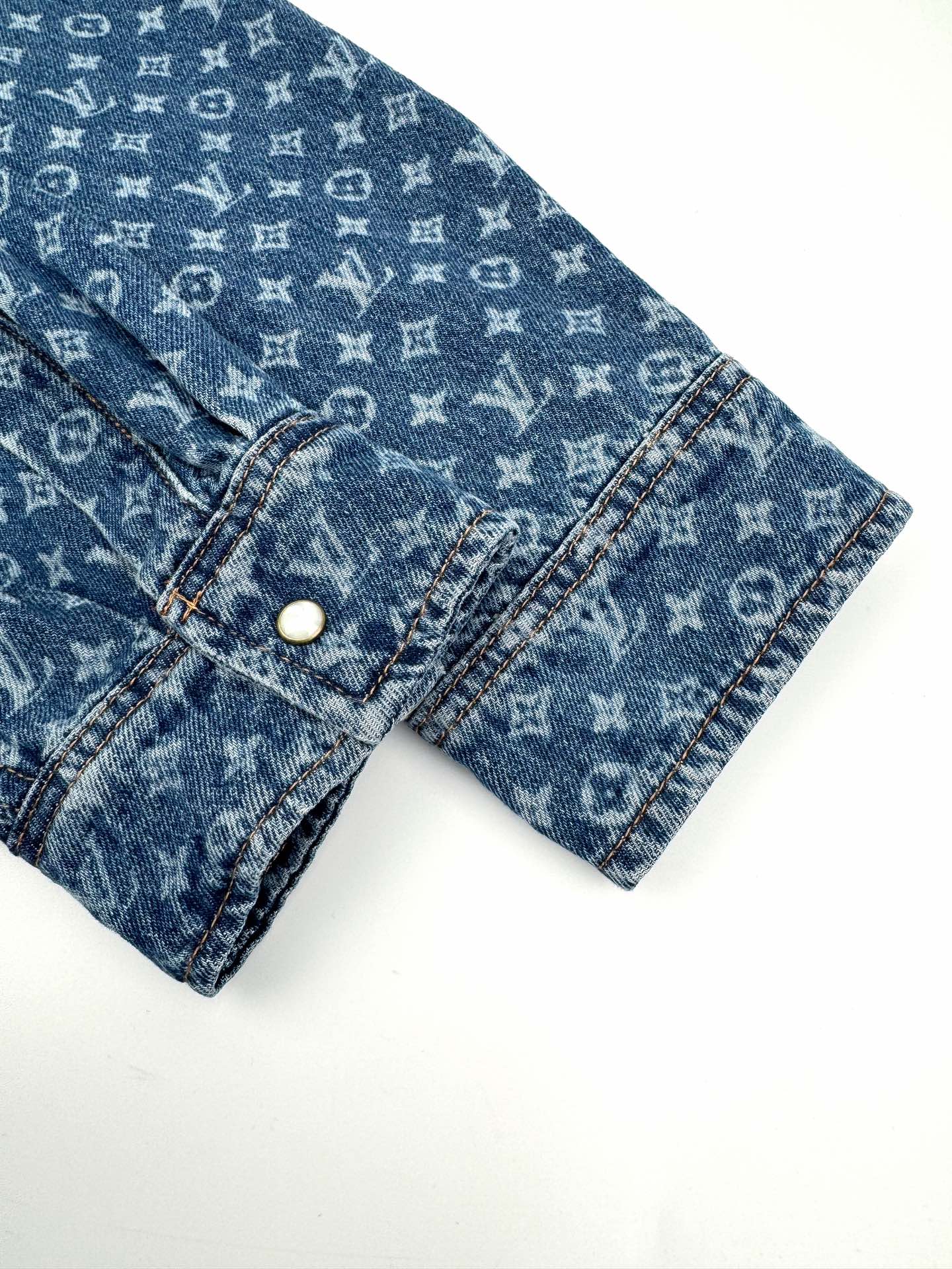 2026 New LY All-Over Print Denim Jacket (BB706-C05)