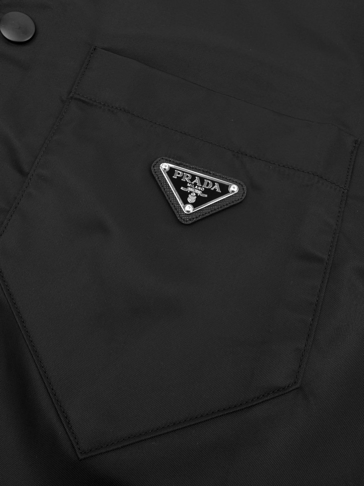 2026 New Triangle Brand Nylon Shirt (MM069-B40)