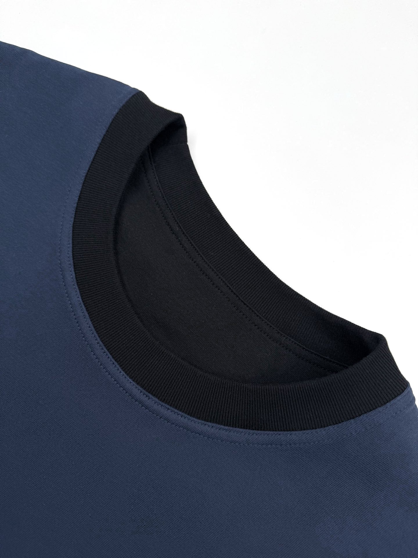 2026 New Mon Reversible Logo Short-Sleeved T-Shirt (25121-A40)