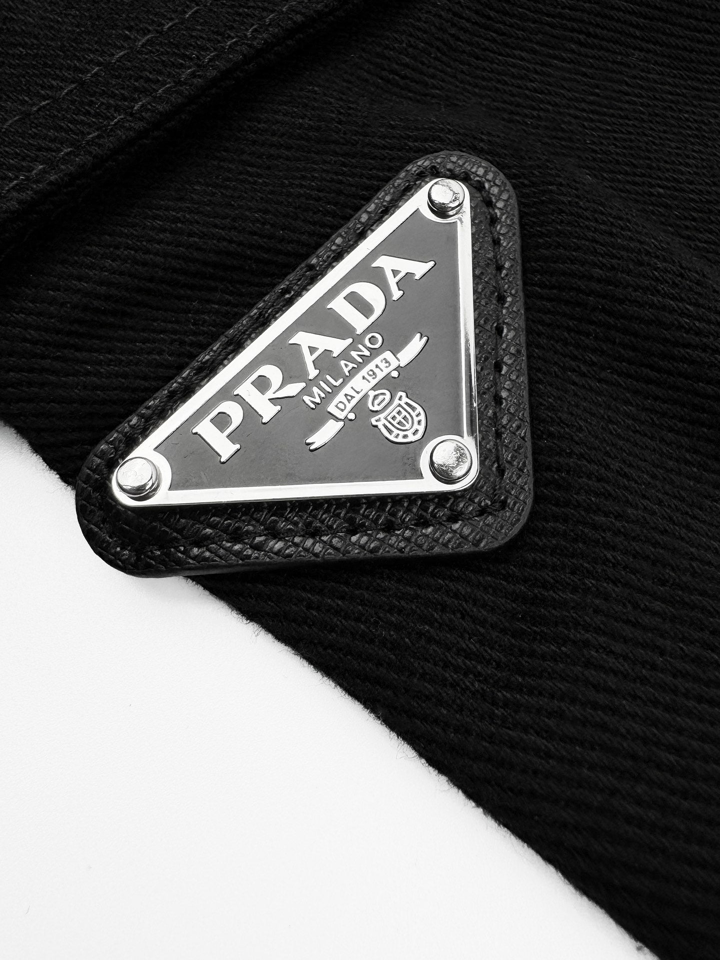 2026 New Triangle Brand Trousers with Pocket Triangle Logo (MM031-B60)