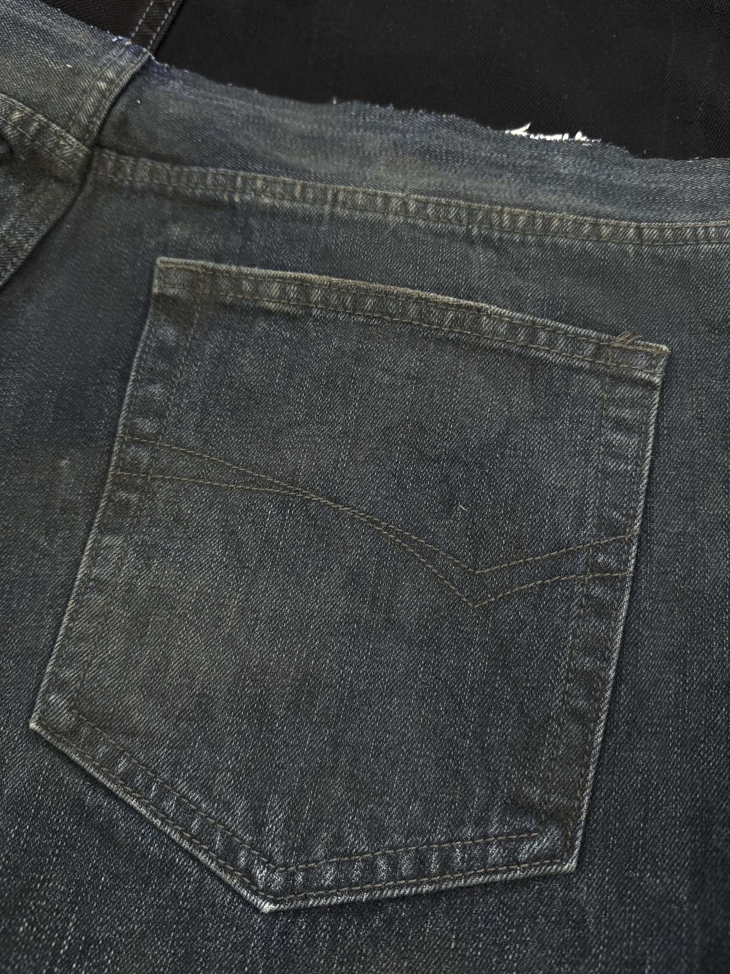 2026 New Balen Patch-Pocket Jeans (MM027-C30)