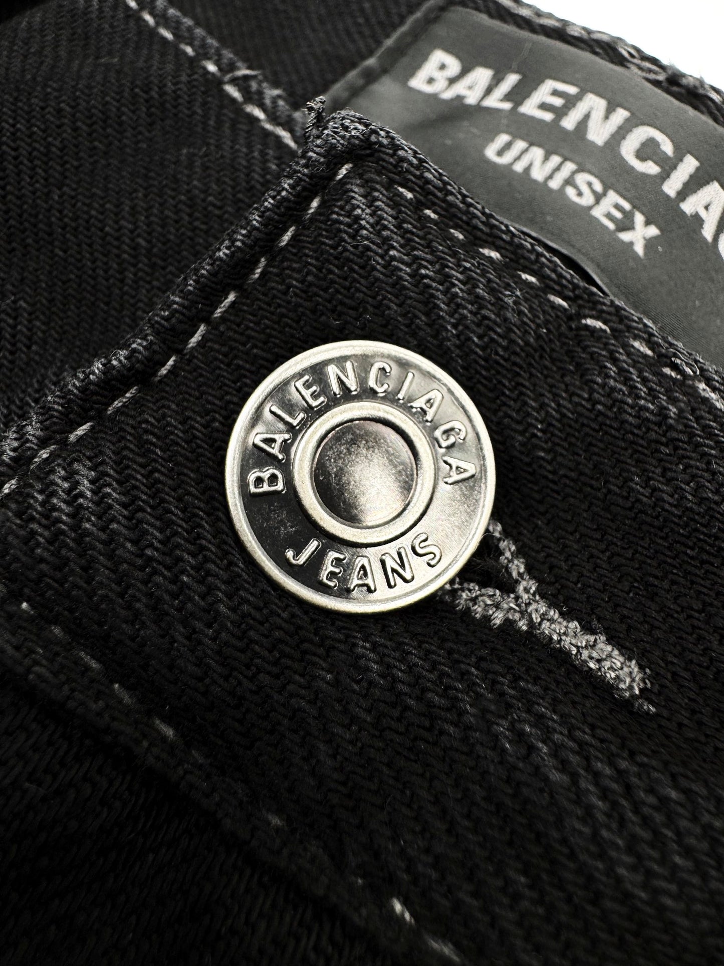 2026 New Balen Patch-Pocket Jeans (MM027-C30)