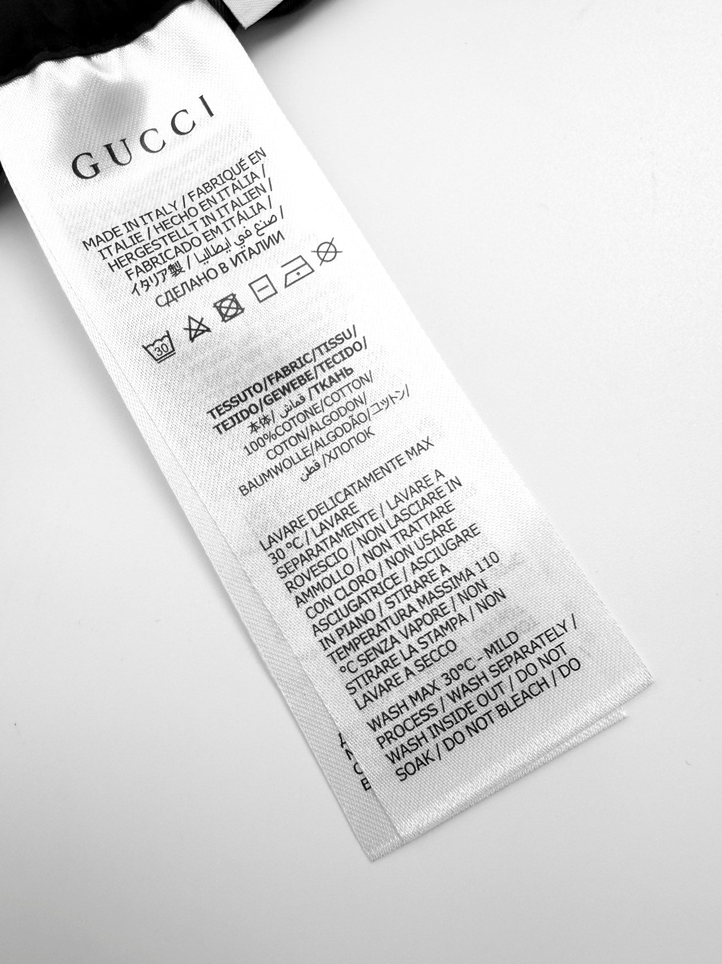 2026 New Arrival: GU Logo Colour-Block Shorts (MM010-A50)