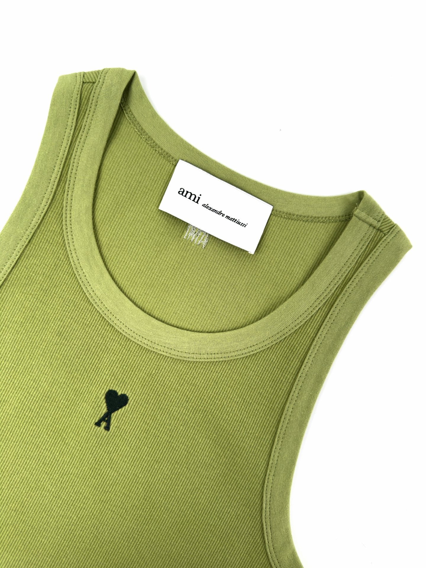 2026 Women’s Heart A Embroidered Vest (DD114)