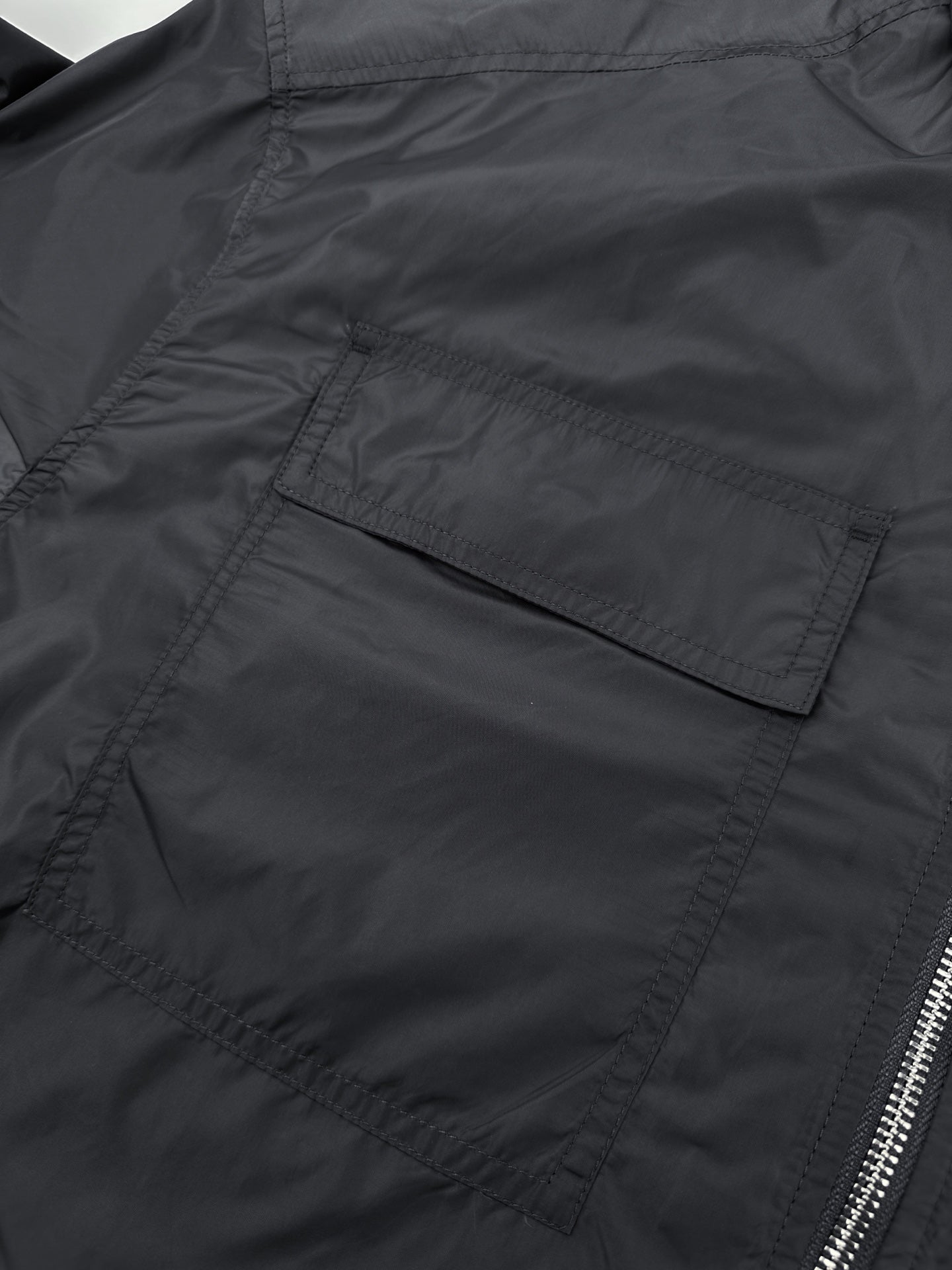 2026 New Triangle Brand Pocket Shirt (AA614-A90)