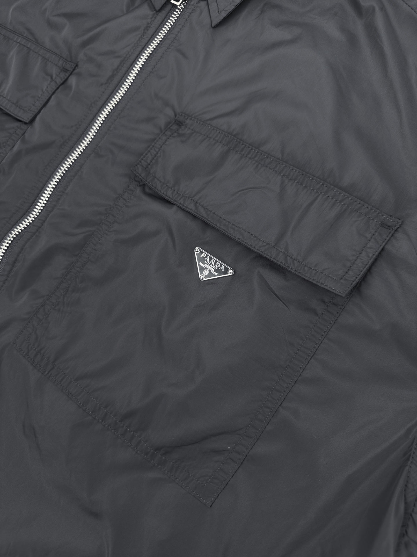 2026 New Triangle Brand Pocket Shirt (AA614-A90)