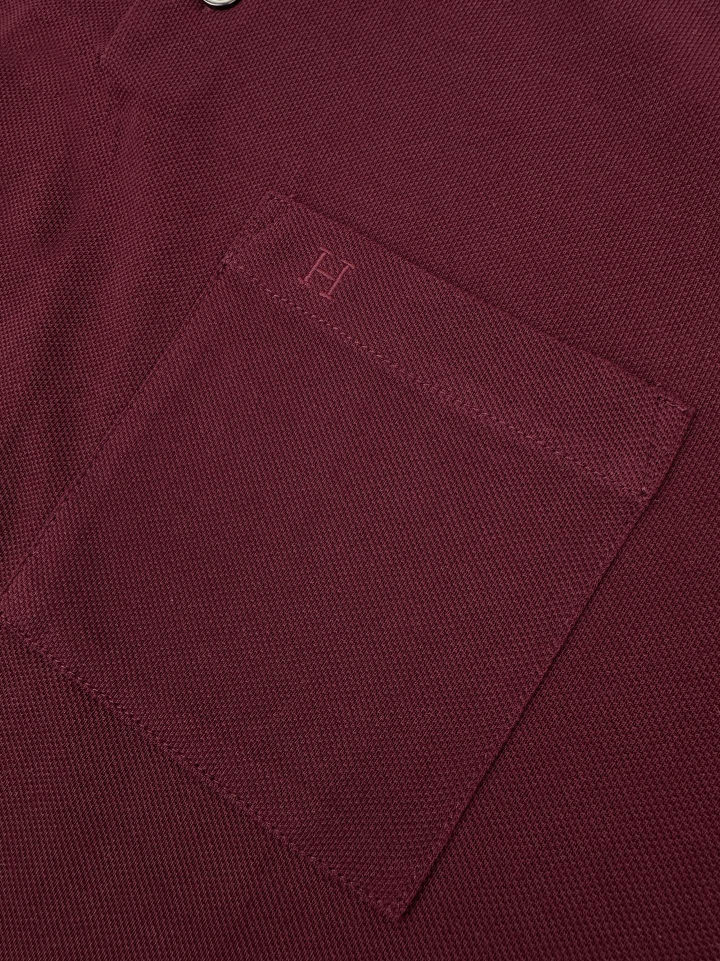 2026 New Saint L Poloshirt mit gestickten Streifen (MM025-A55)